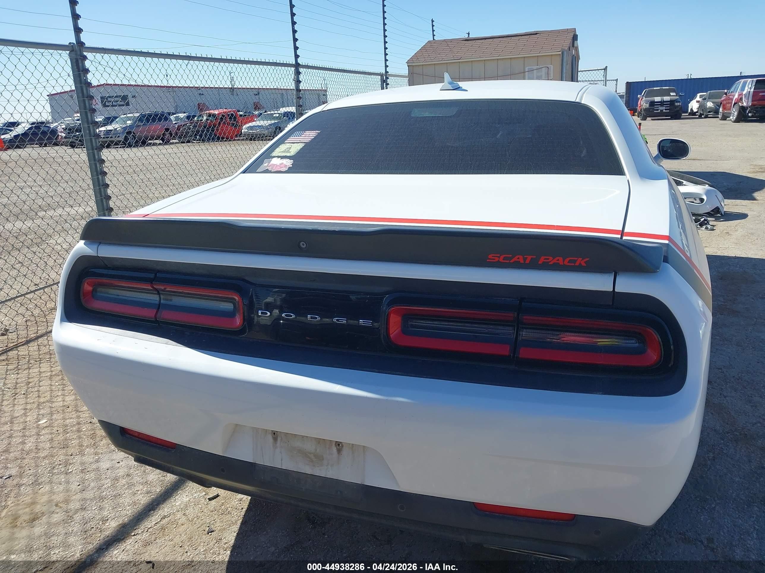 2015 Dodge Challenger R/t Scat Pack White vin: 2C3CDZFJXFH727886