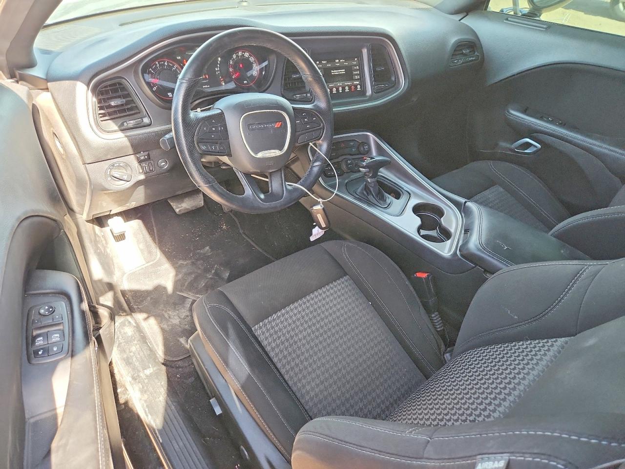 2022 Dodge Challenger Sxt Black vin: 2C3CDZGG0NH165501