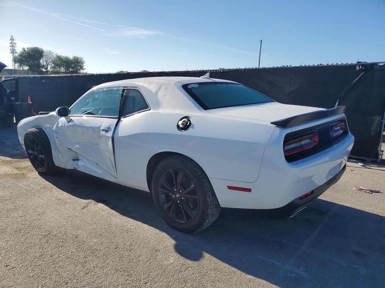 2021 Dodge Challenger Sxt White vin: 2C3CDZGG3MH662282