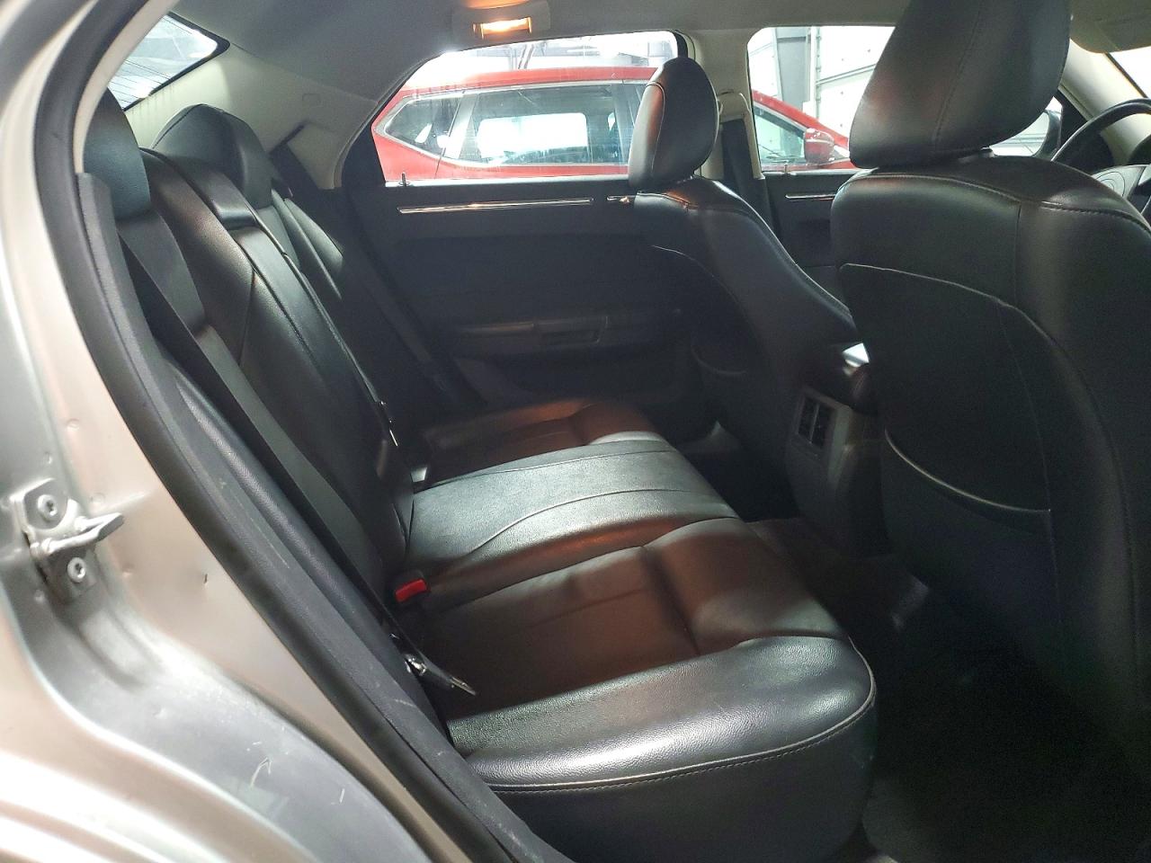 2010 Chrysler 300 Touring Silver vin: 2C3CK5CV4AH181763