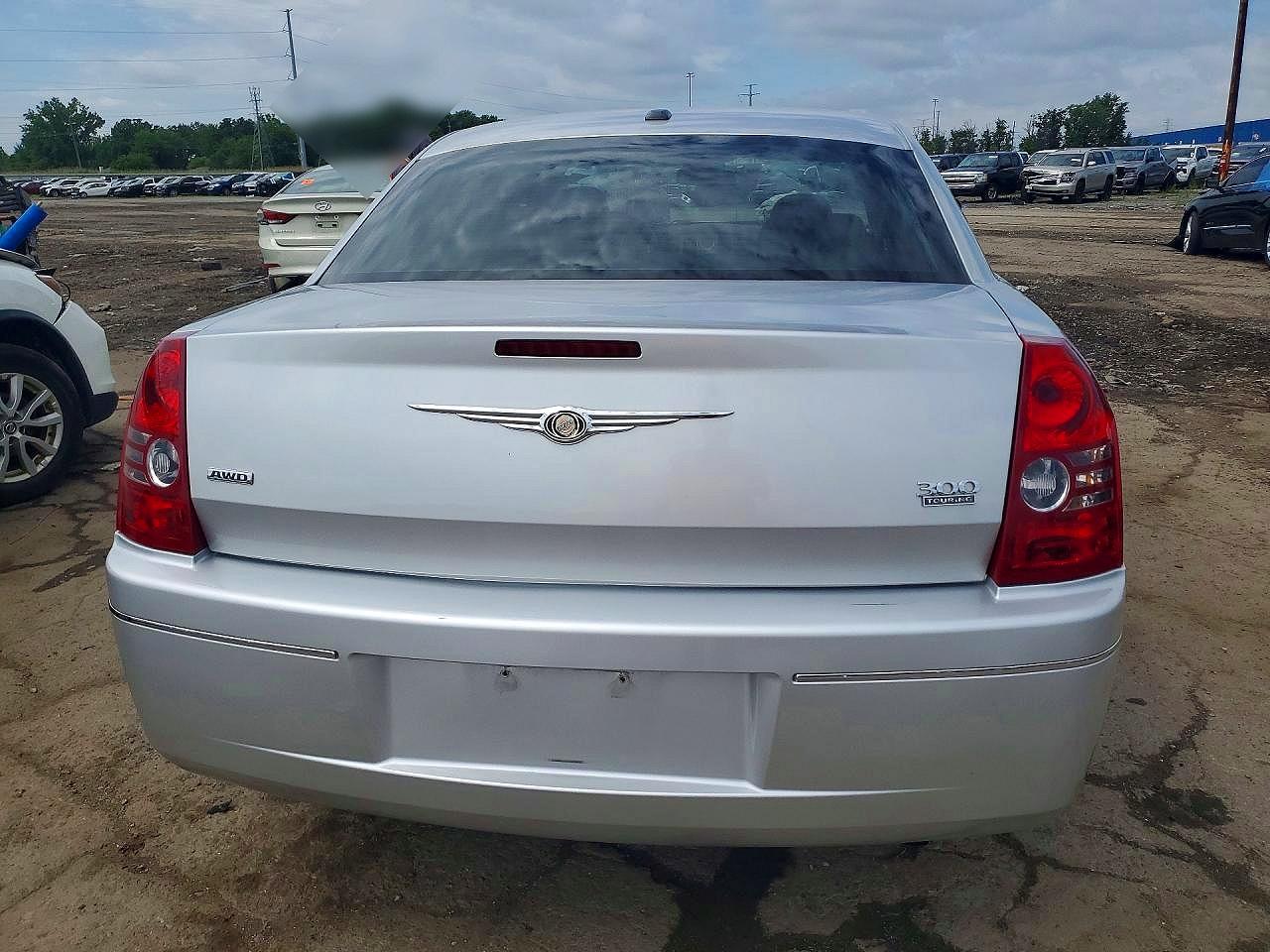 2010 Chrysler 300 Touring Серебряный vin: 2C3CK5CV5AH133284