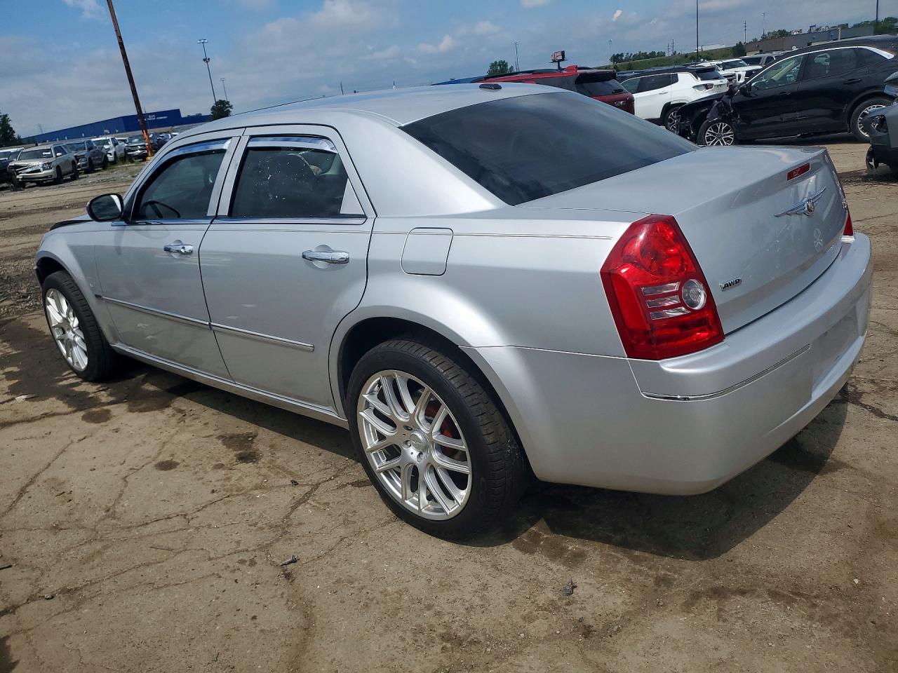 2010 Chrysler 300 Touring Серебряный vin: 2C3CK5CV5AH133284