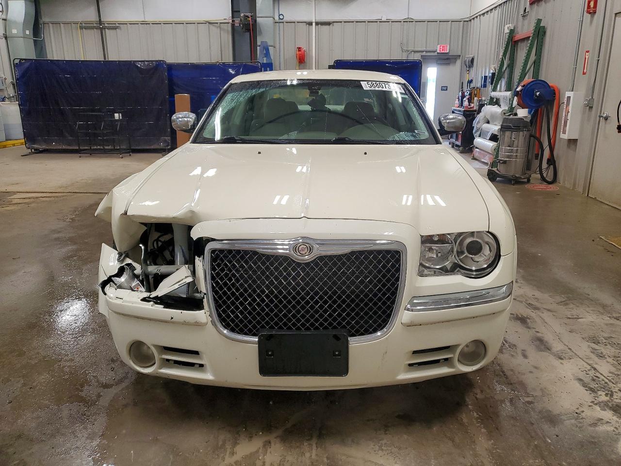 2010 Chrysler 300c Beige vin: 2C3CK6CT2AH239406