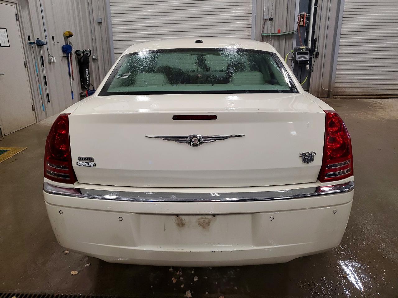 2010 Chrysler 300c Beige vin: 2C3CK6CT2AH239406