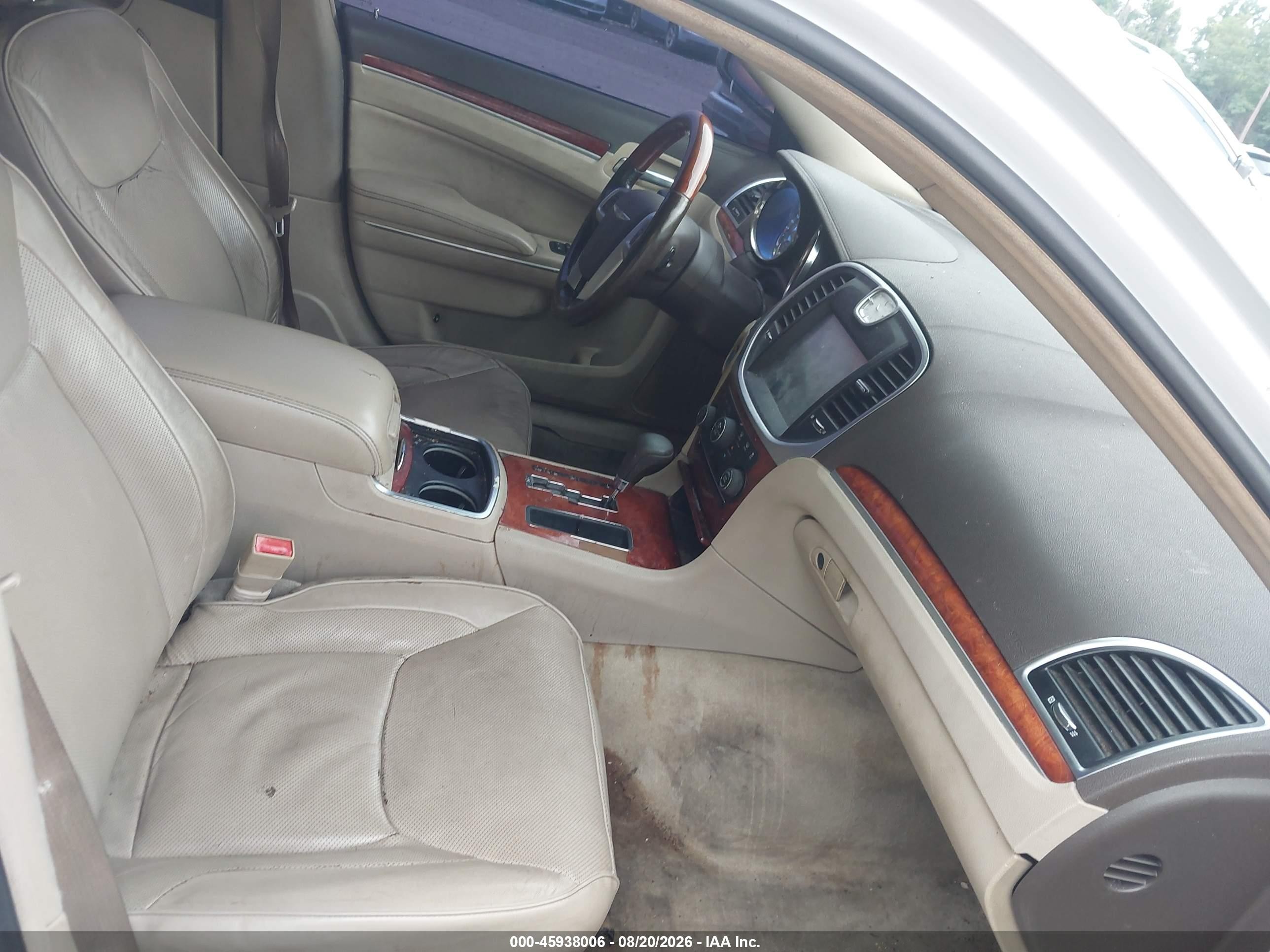 2011 Chrysler 300c Awd White vin: 2C3CK6CT5BH615503
