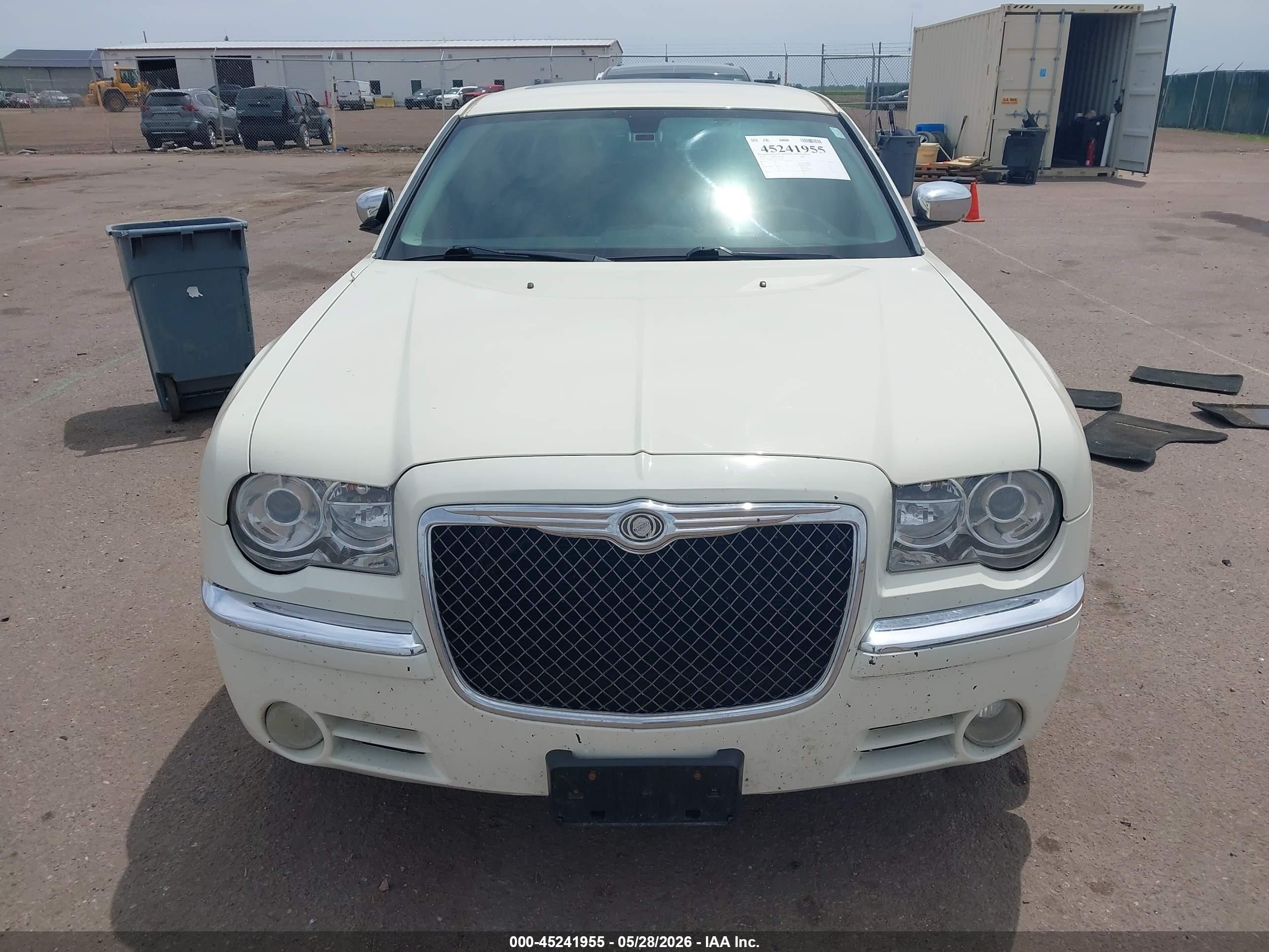 2010 Chrysler 300c Awd White vin: 2C3CK6CT8AH172620