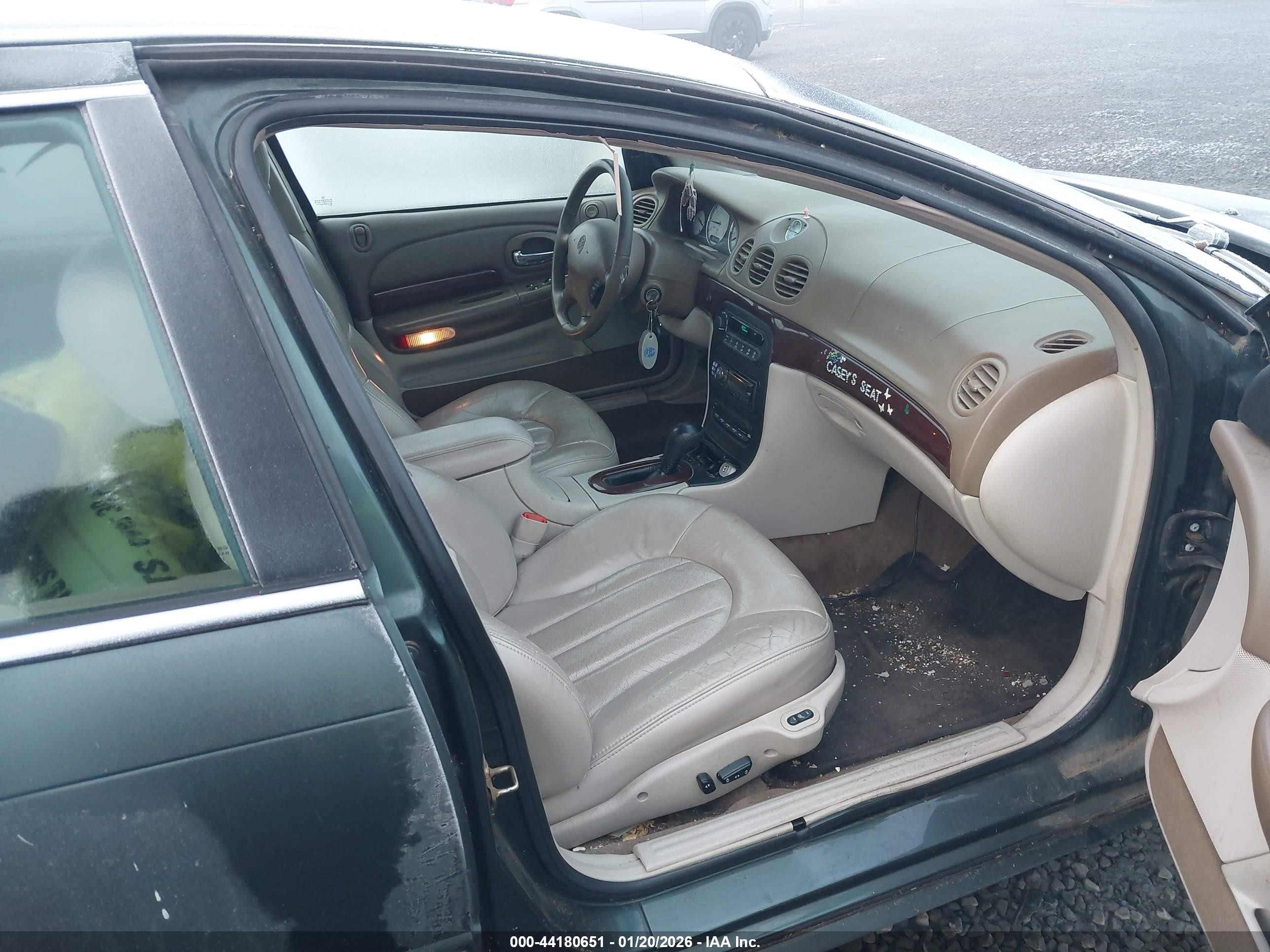 2000 Chrysler Lhs   Green vin: 2C3HC56G0YH146972