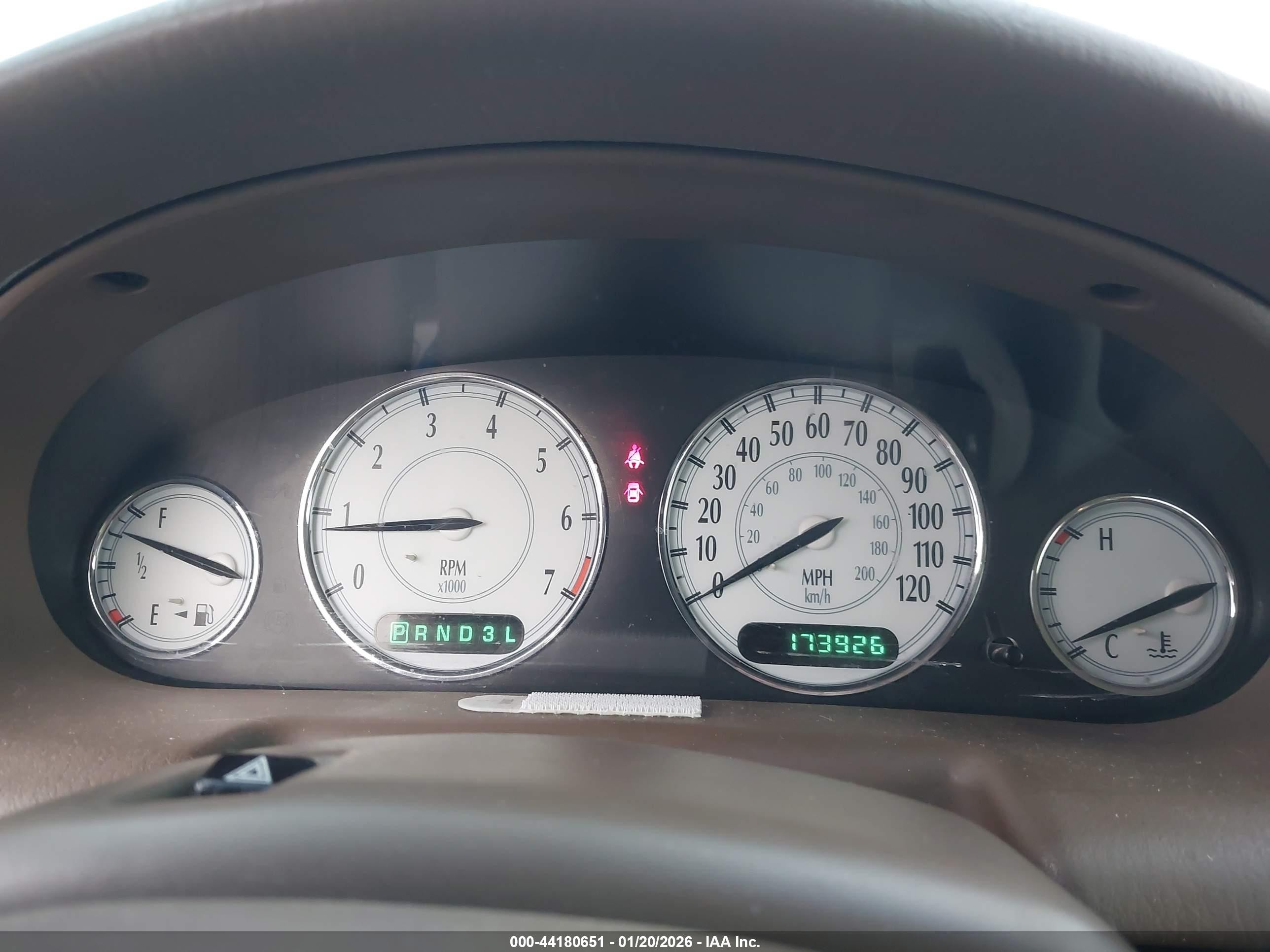 2000 Chrysler Lhs   Green vin: 2C3HC56G0YH146972