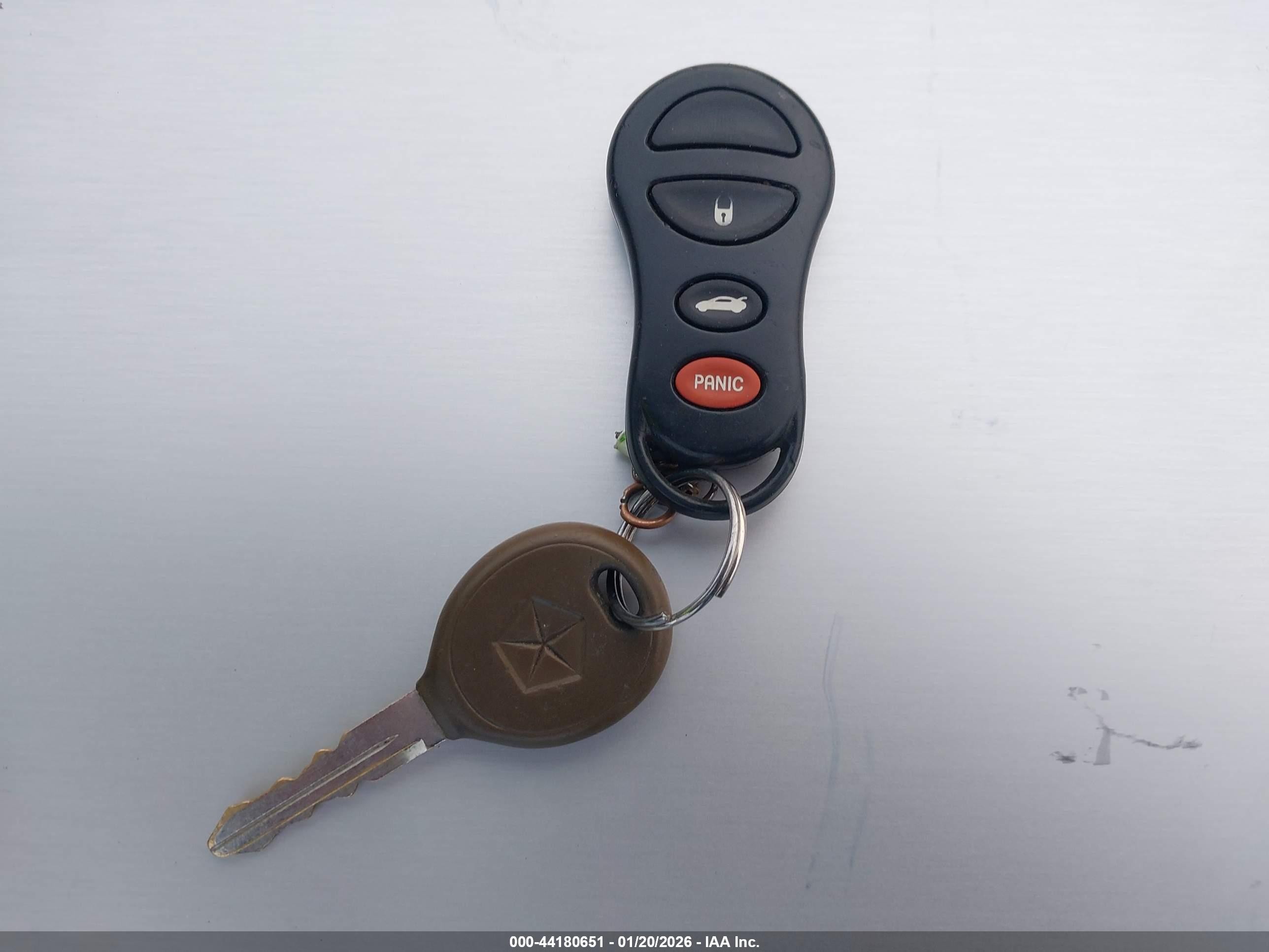 2000 Chrysler Lhs   Green vin: 2C3HC56G0YH146972