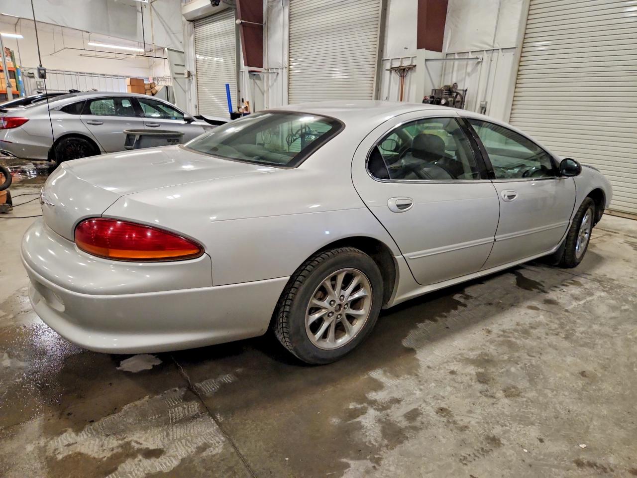2000 Chrysler Lhs Silver vin: 2C3HC56G1YH320936
