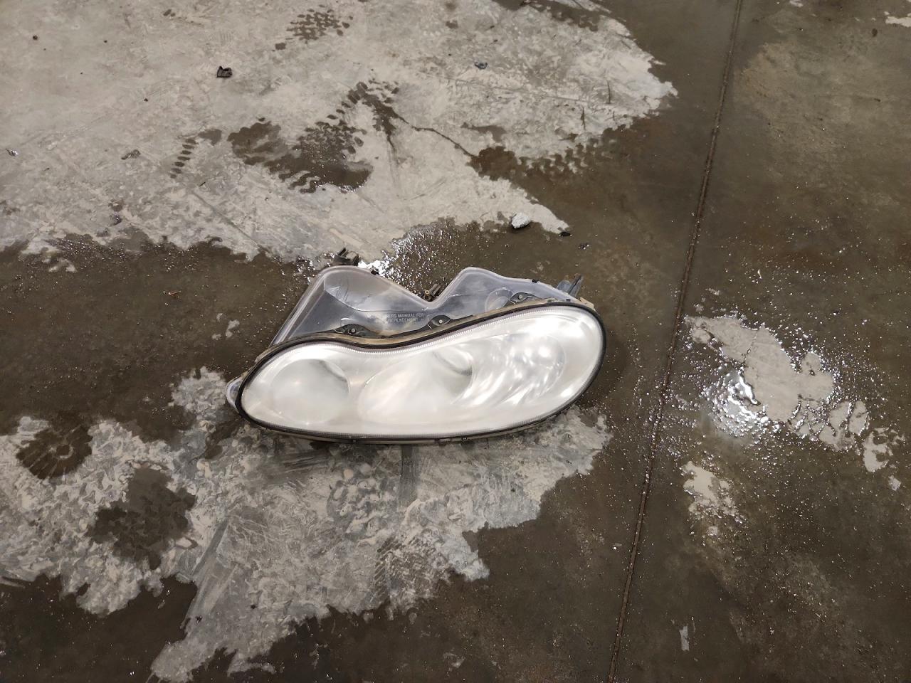 2000 Chrysler Lhs Silver vin: 2C3HC56G1YH320936