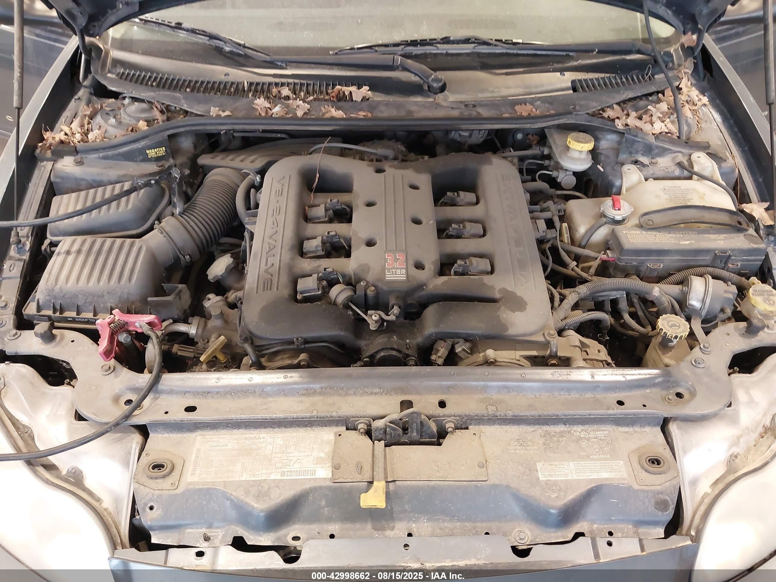 2000 Chrysler Lhs   Dark Blue vin: 2C3HC56G2YH260620