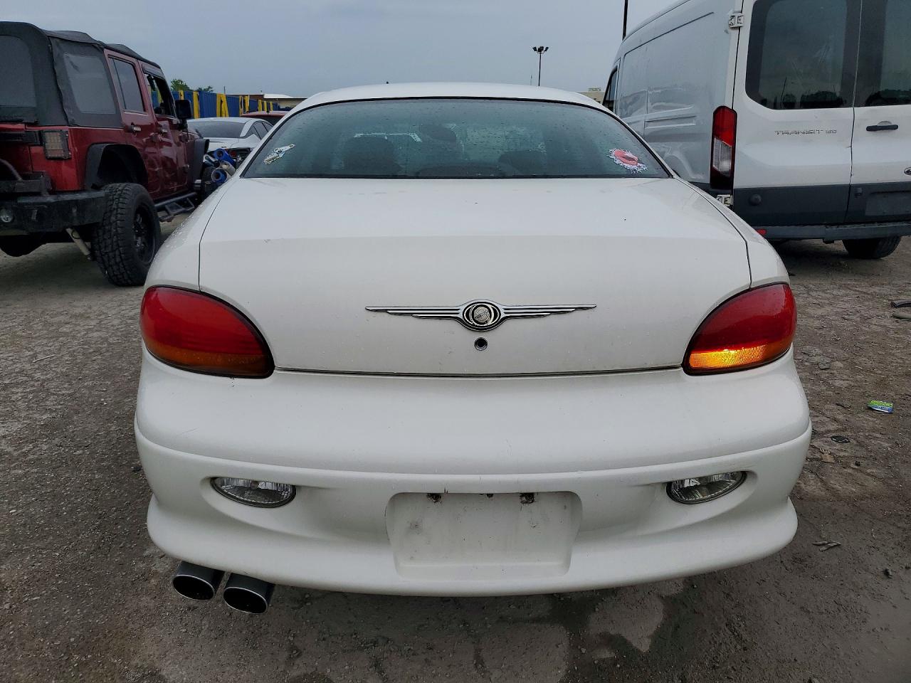 2000 Chrysler Lhs White vin: 2C3HC56G3YH237380