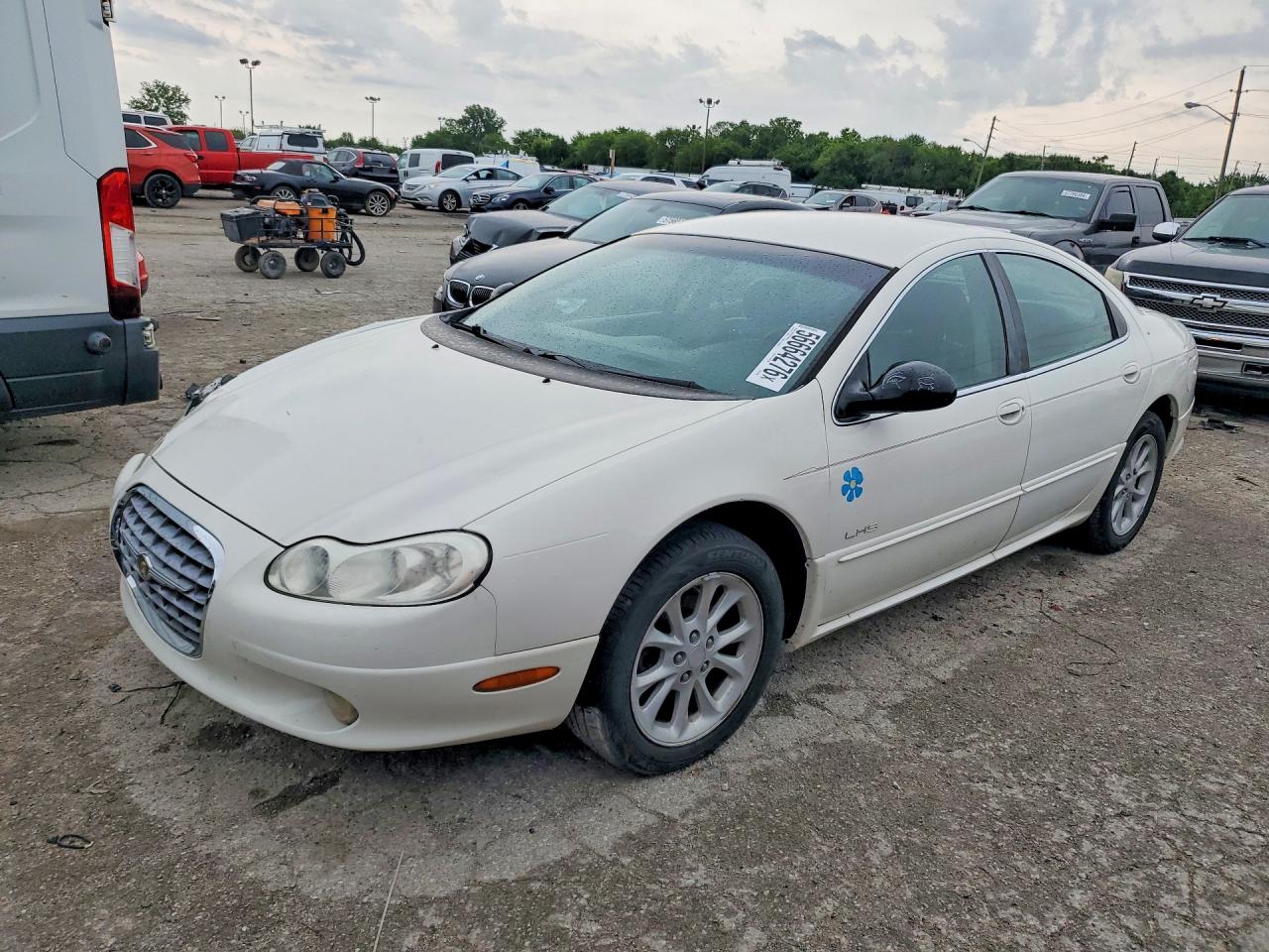 2000 Chrysler Lhs White vin: 2C3HC56G3YH237380