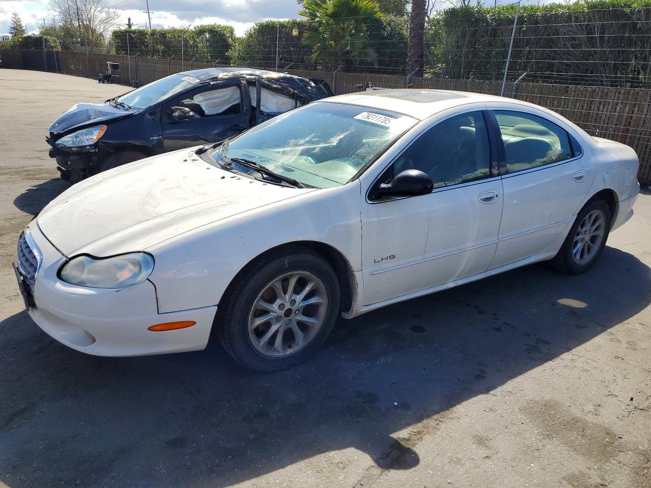 2000 Chrysler Lhs White vin: 2C3HC56G5YH177814