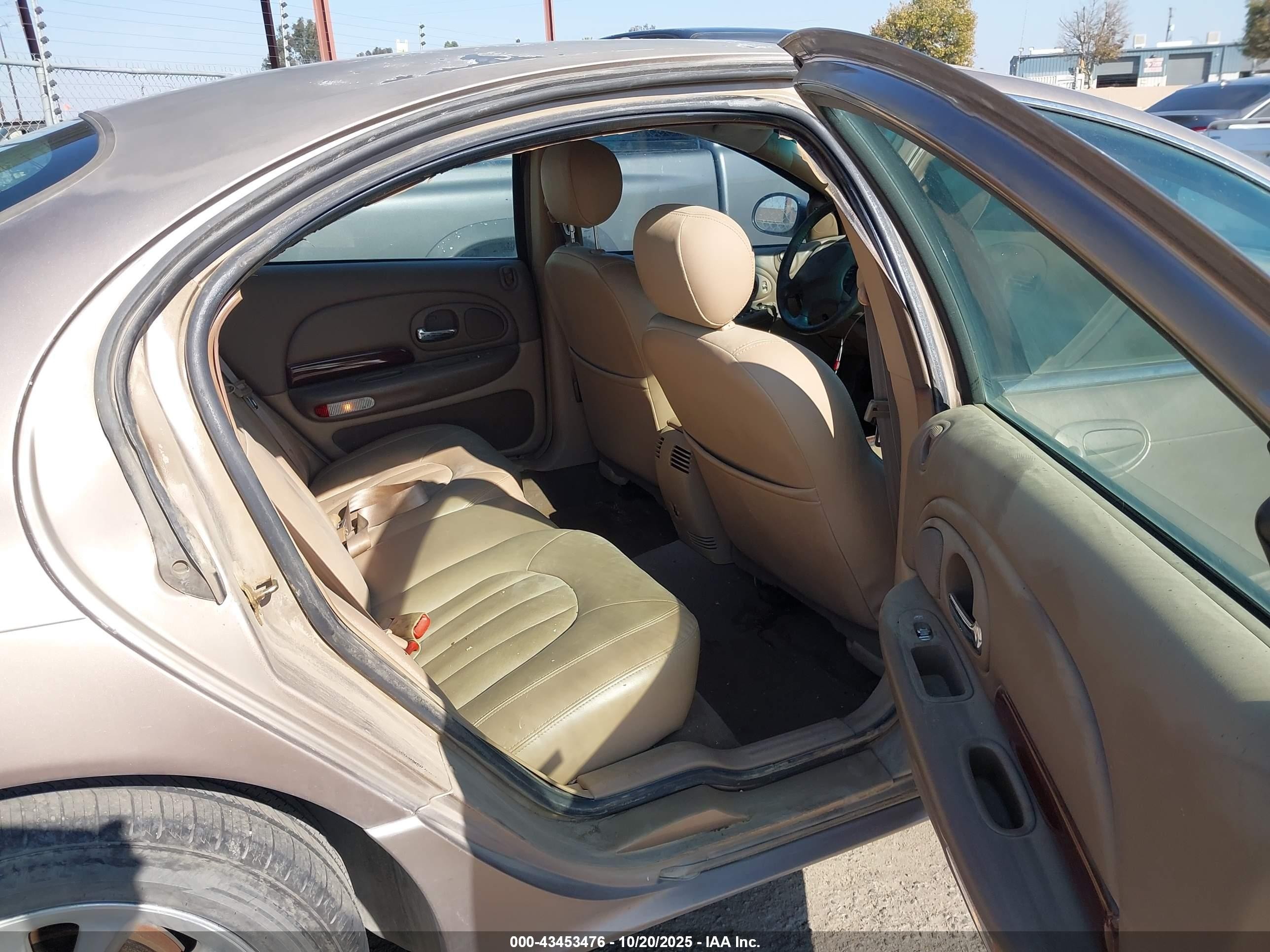 2000 Chrysler Lhs   Brown vin: 2C3HC56G8YH405109
