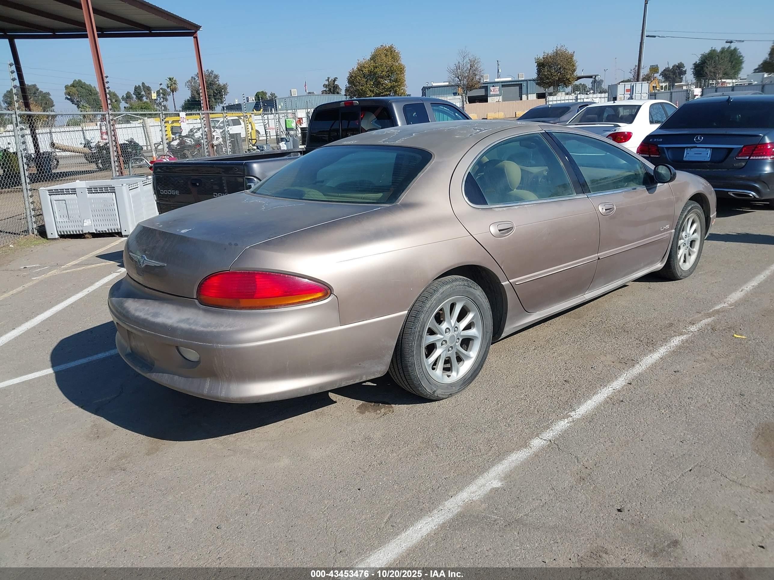 2000 Chrysler Lhs   Brown vin: 2C3HC56G8YH405109