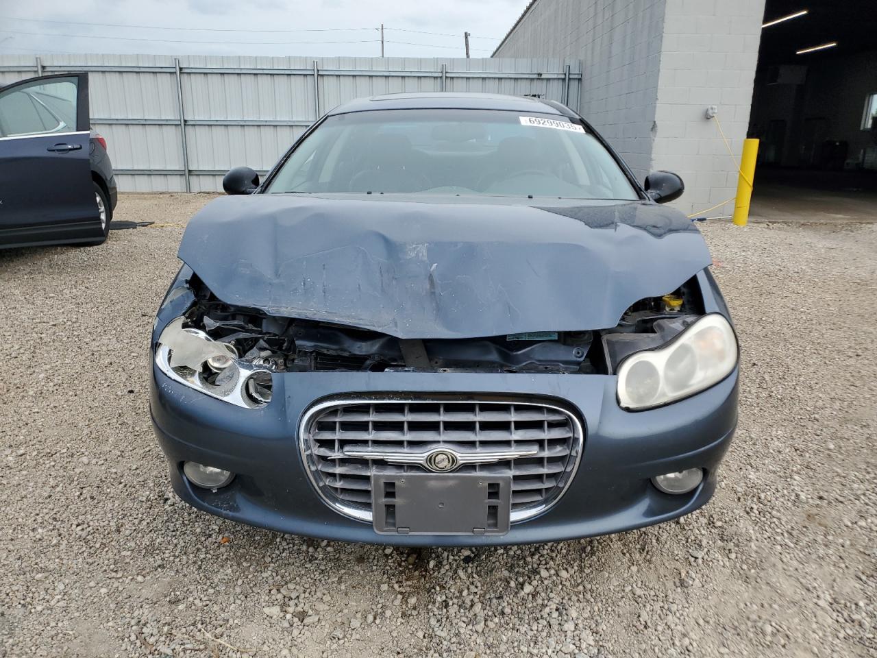 2000 Chrysler Lhs Blue vin: 2C3HC56G9YH102226