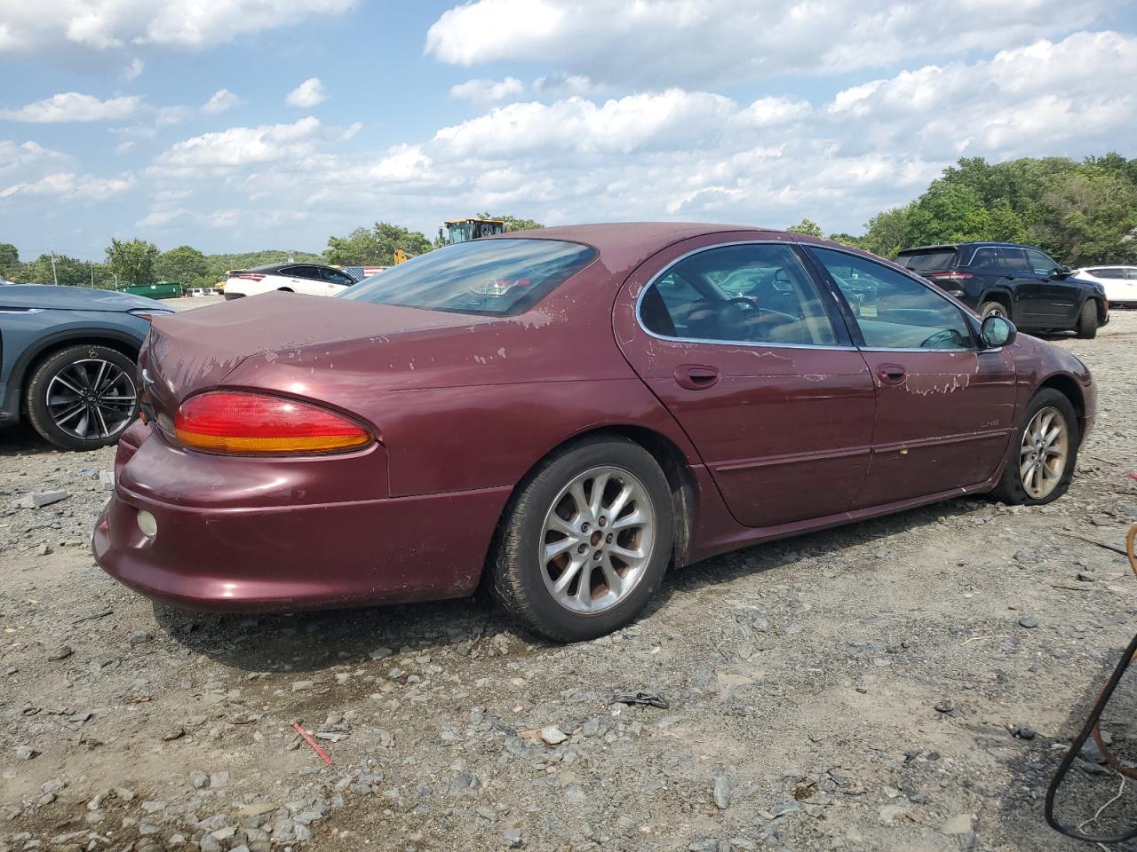 2000 Chrysler Lhs Burgundy vin: 2C3HC56G9YH215190