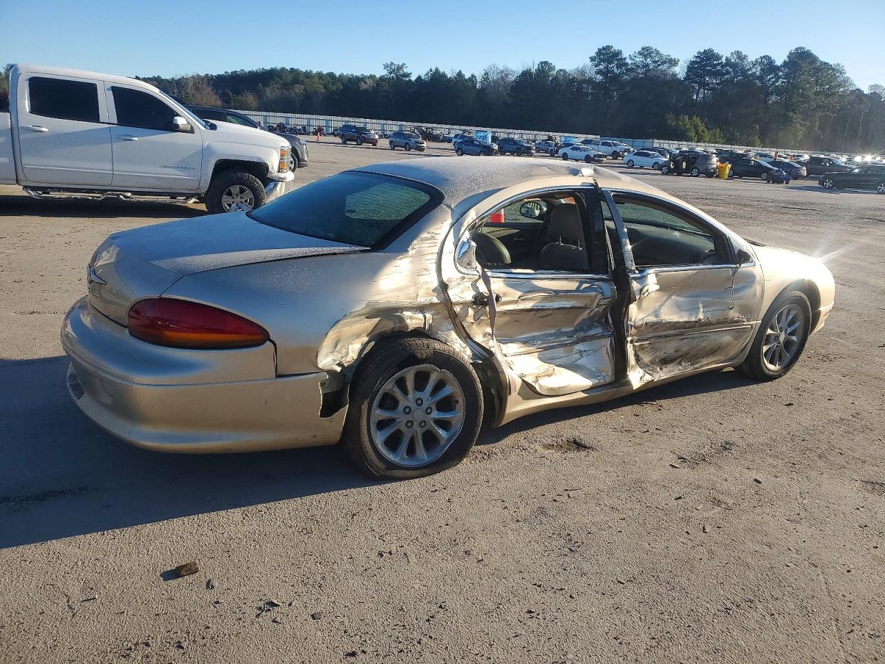 2000 Chrysler Lhs Gold vin: 2C3HC56GXYH167456