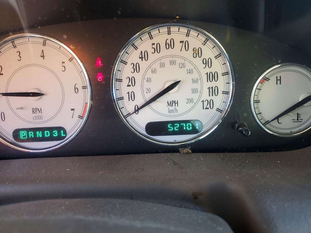 2000 Chrysler Lhs Gold vin: 2C3HC56GXYH167456