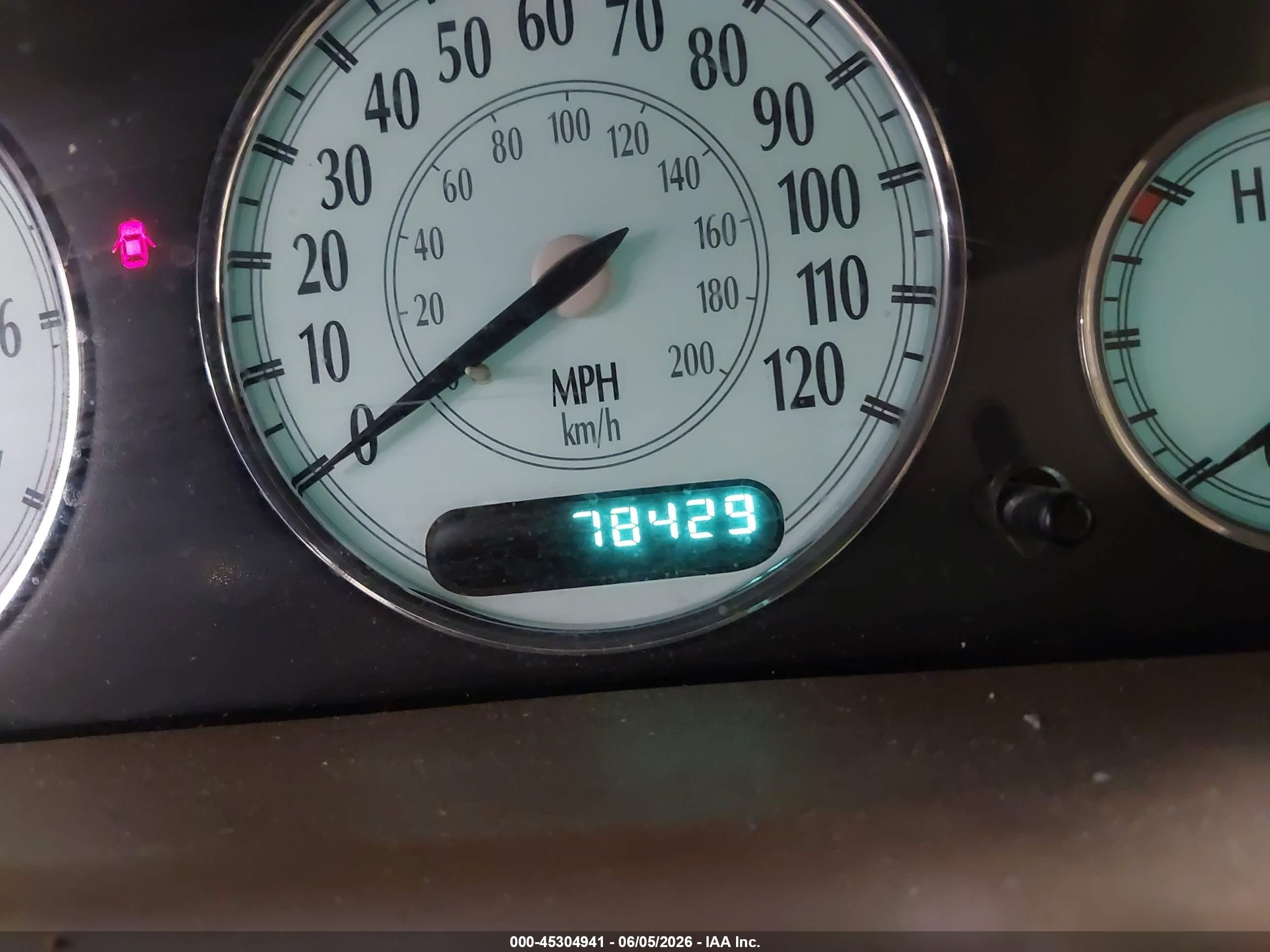 2000 Chrysler Lhs   Gold vin: 2C3HC56GXYH423935