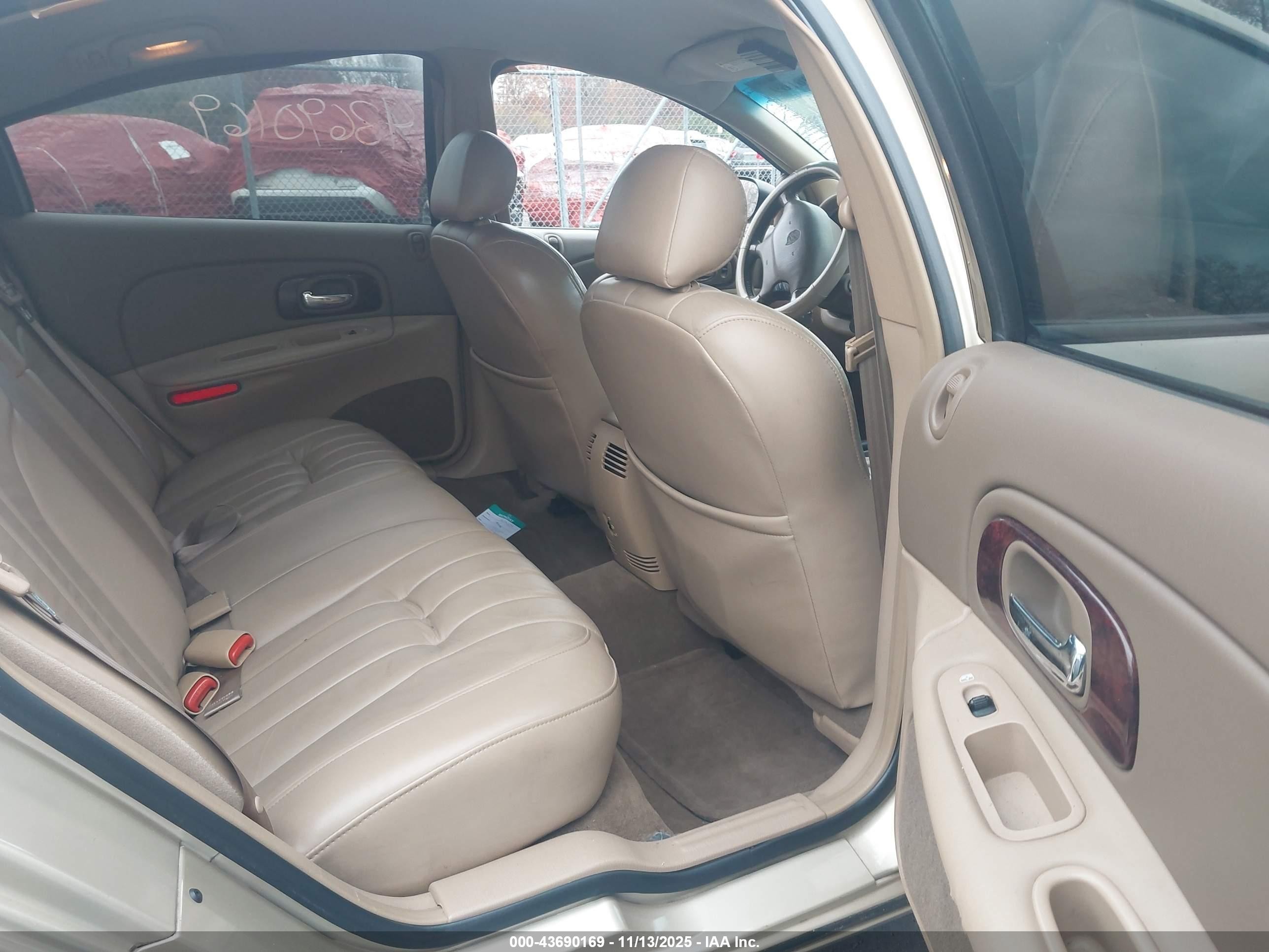 2000 Chrysler Concorde Lxi Gold vin: 2C3HD36J4YH427198