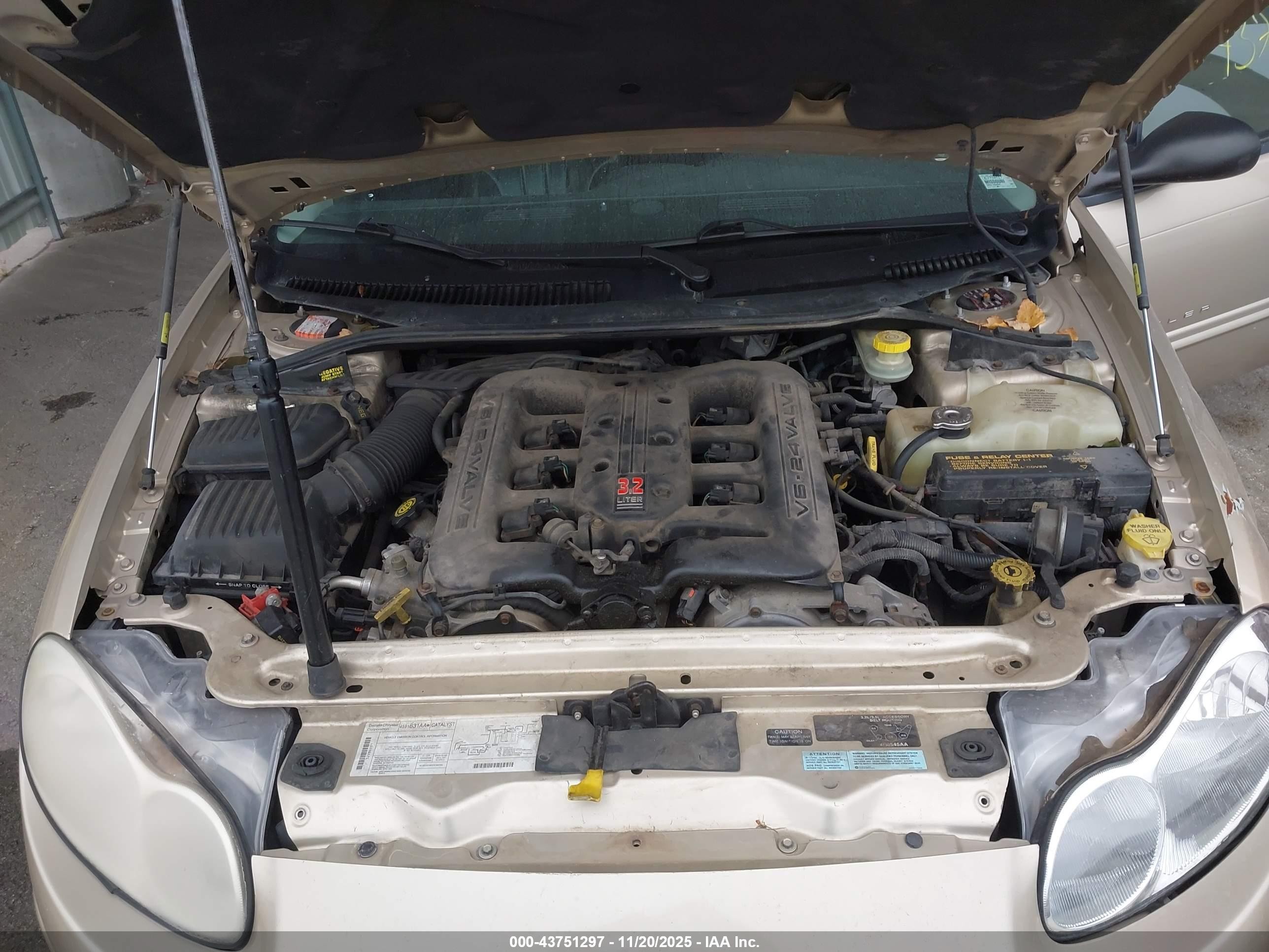 2000 Chrysler Concorde Lxi Золотой vin: 2C3HD36J9YH272065