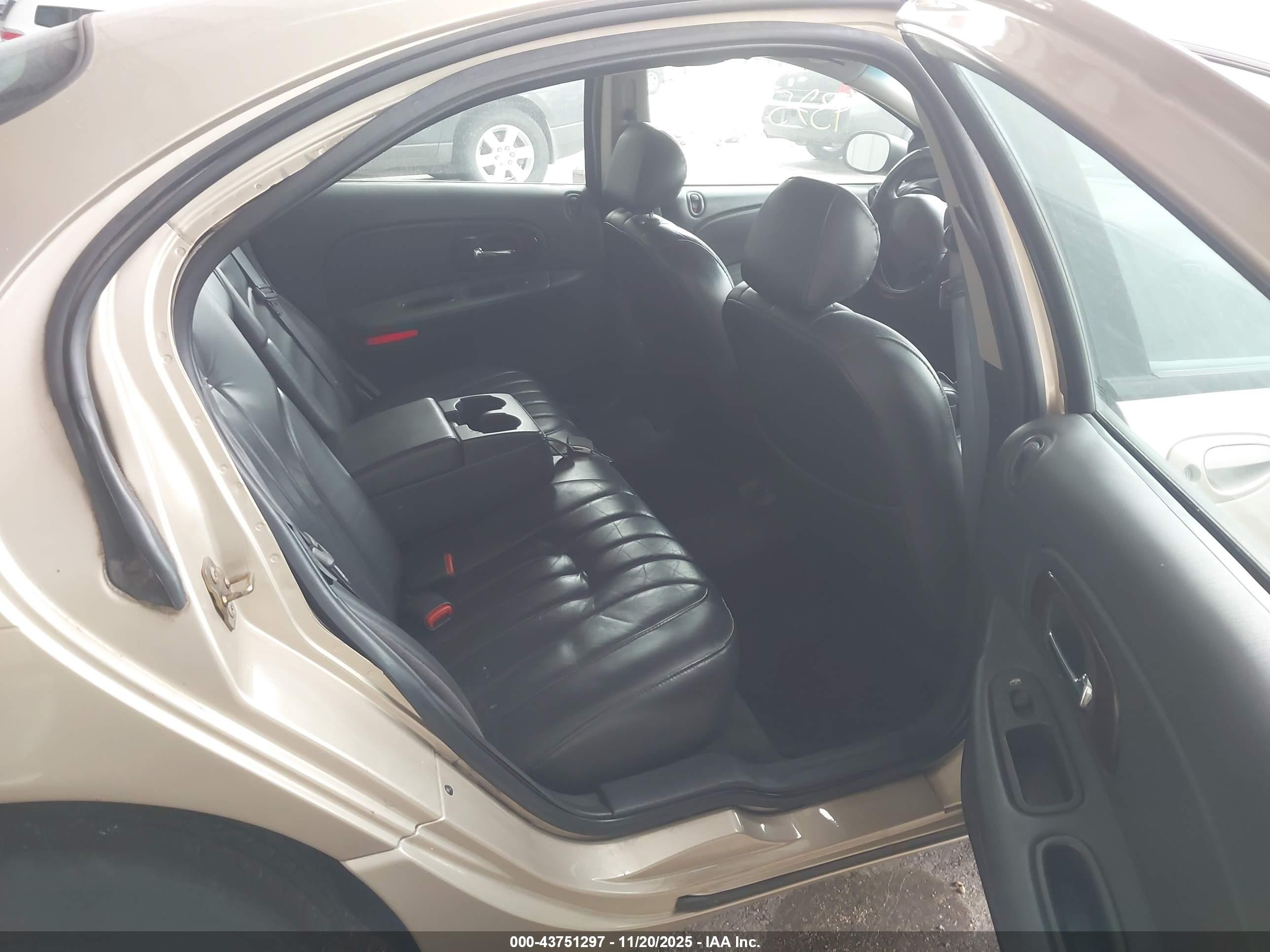 2000 Chrysler Concorde Lxi Золотой vin: 2C3HD36J9YH272065