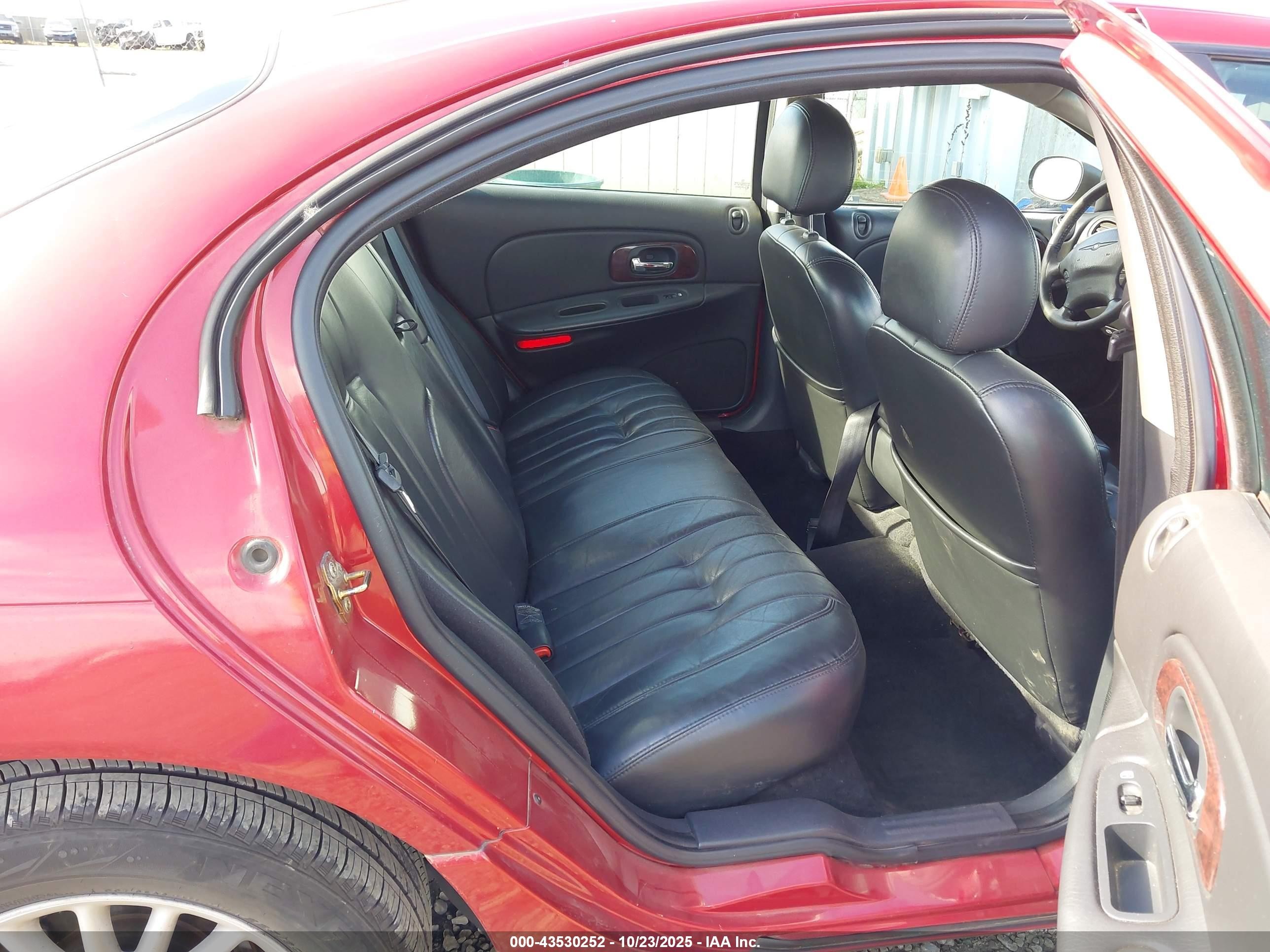 2001 Chrysler Concorde Lxi Red vin: 2C3HD36JX1H704751