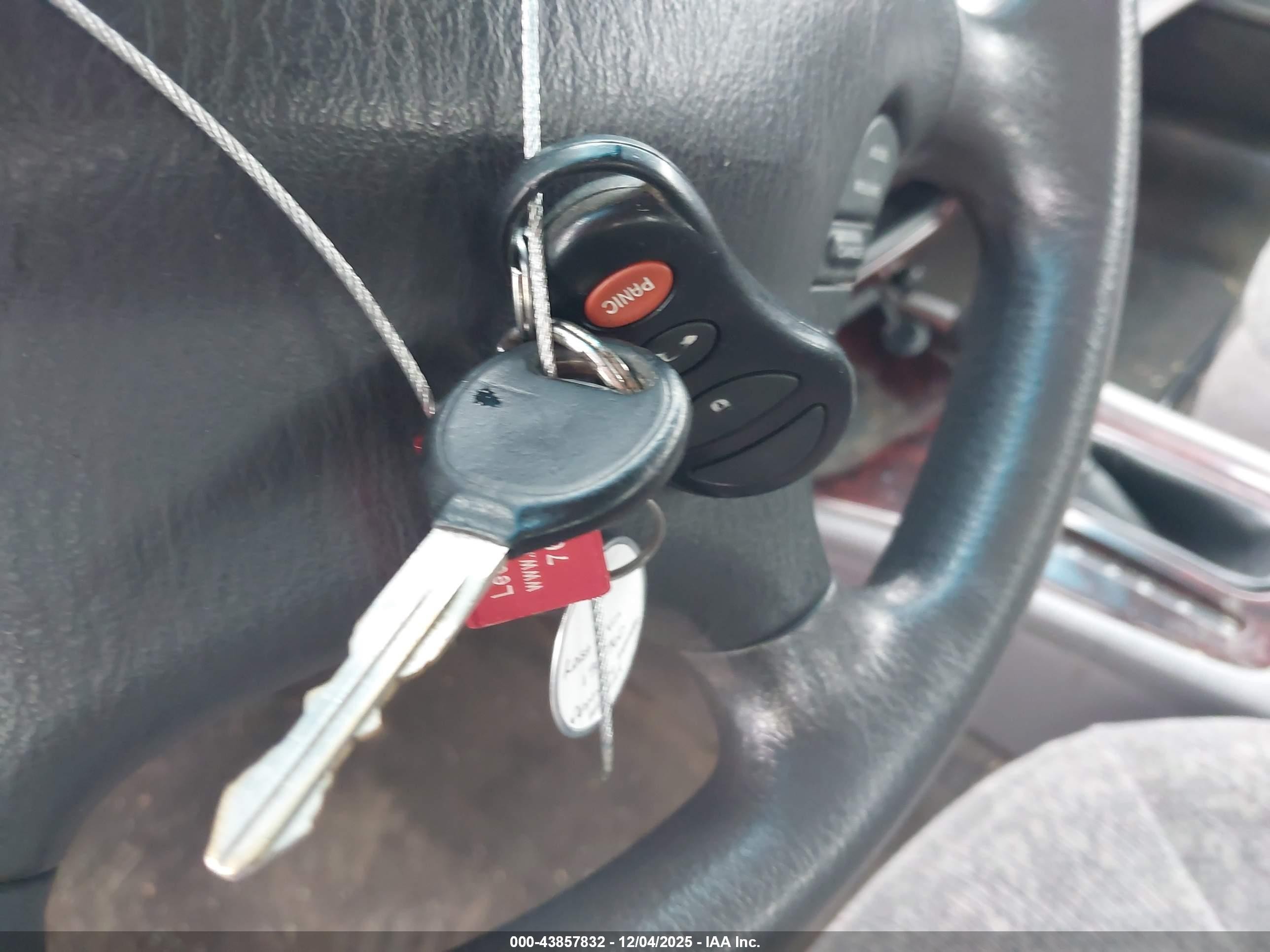 2000 Chrysler Concorde Lx Серебряный vin: 2C3HD46R1YH134760