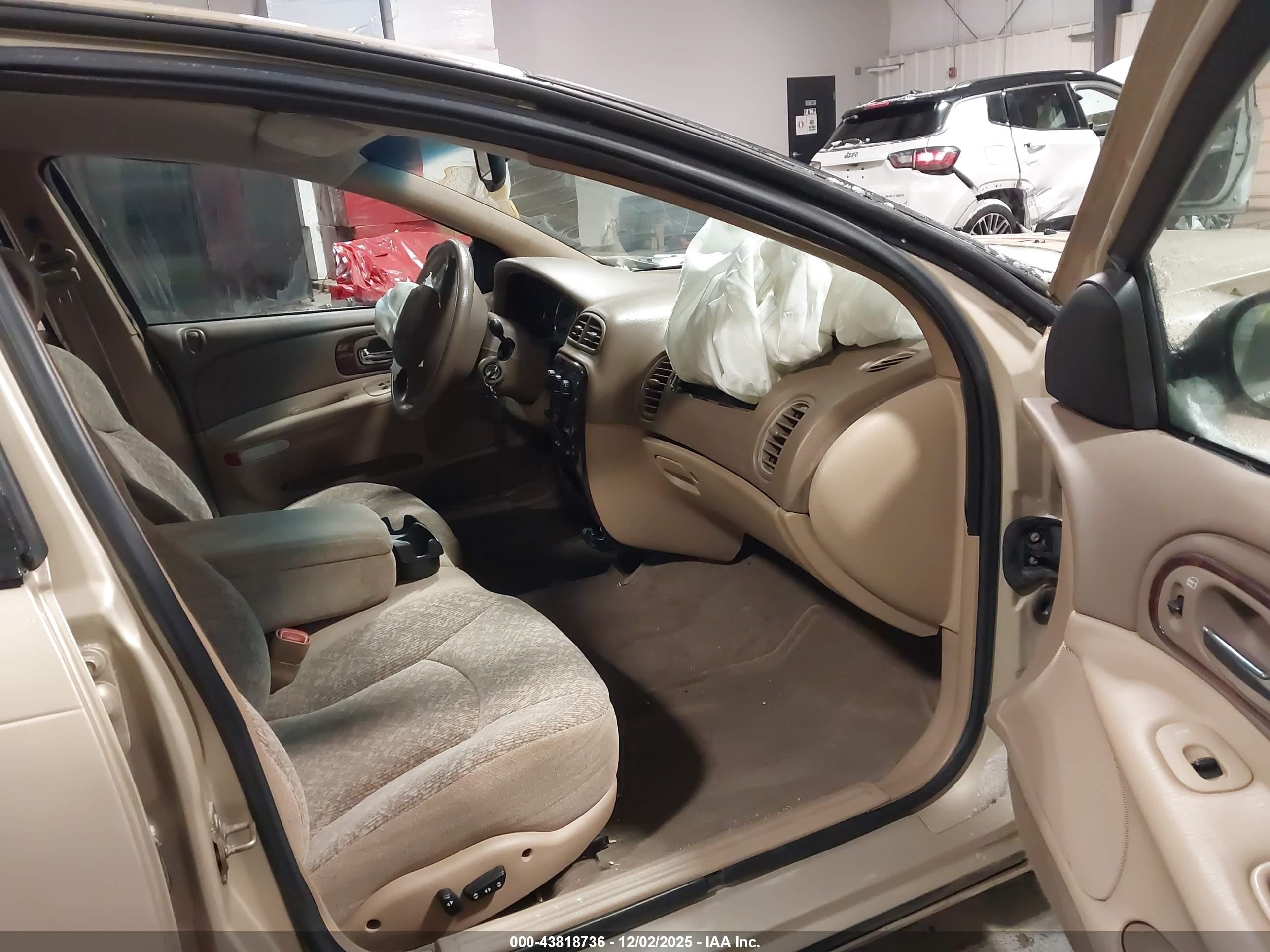 2000 Chrysler Concorde Lx Gold vin: 2C3HD46R3YH136140
