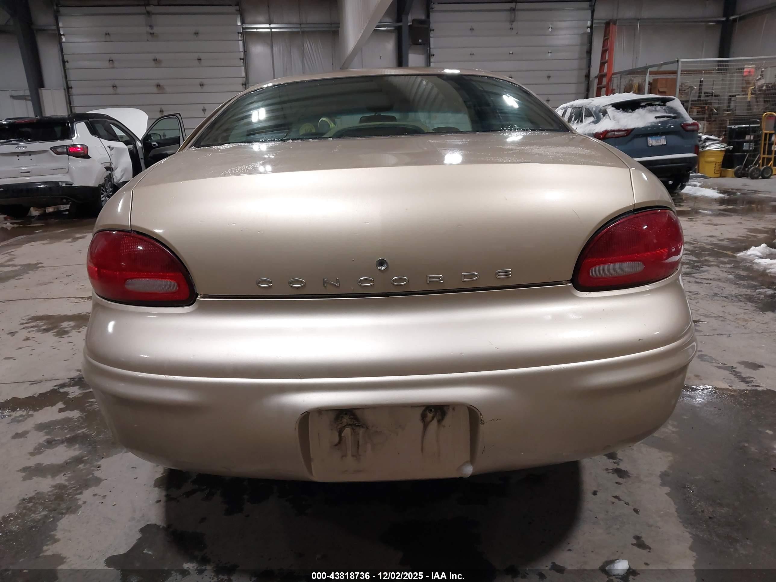 2000 Chrysler Concorde Lx Gold vin: 2C3HD46R3YH136140