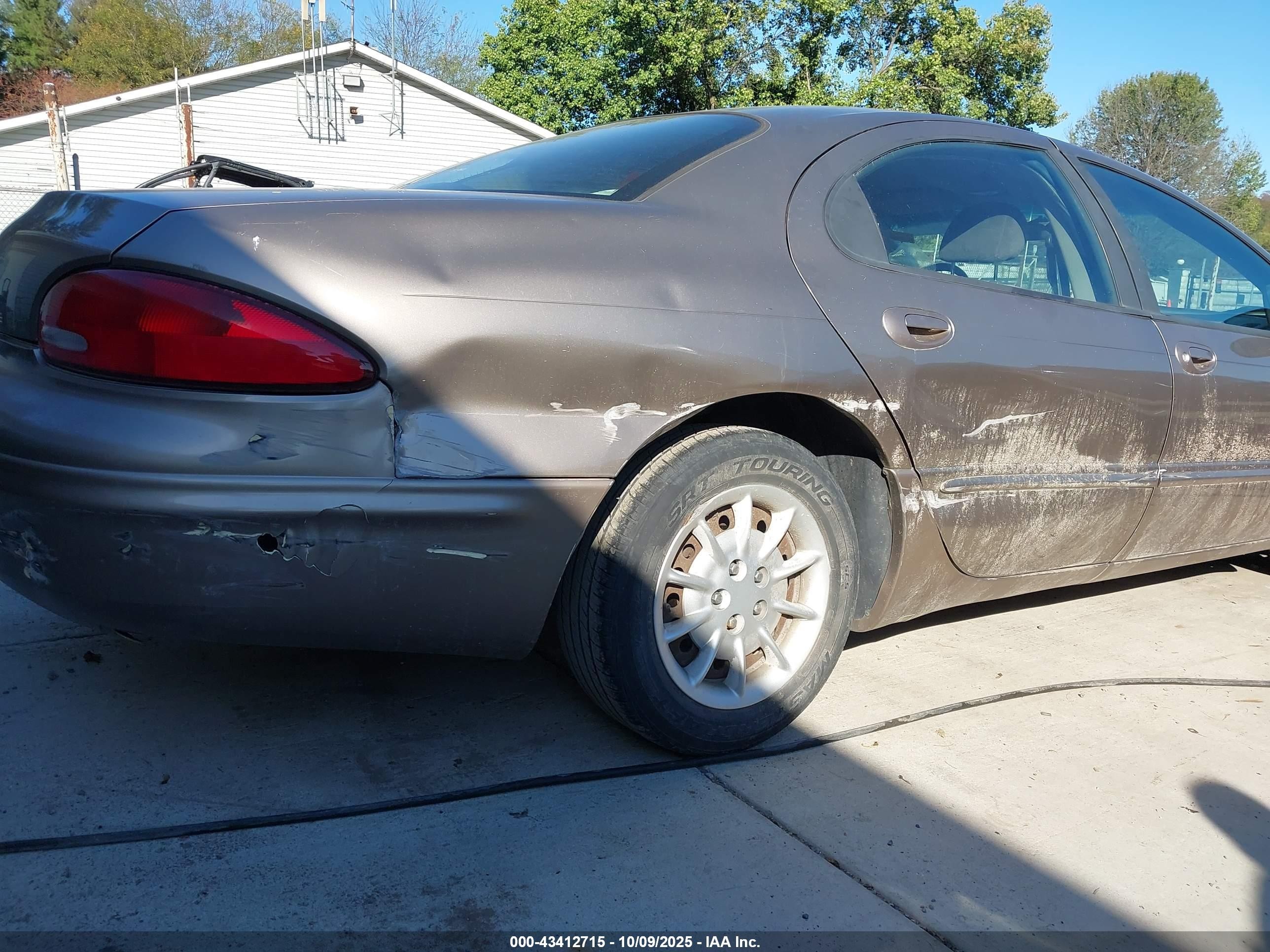 2000 Chrysler Concorde Lx Gold vin: 2C3HD46R4YH346522