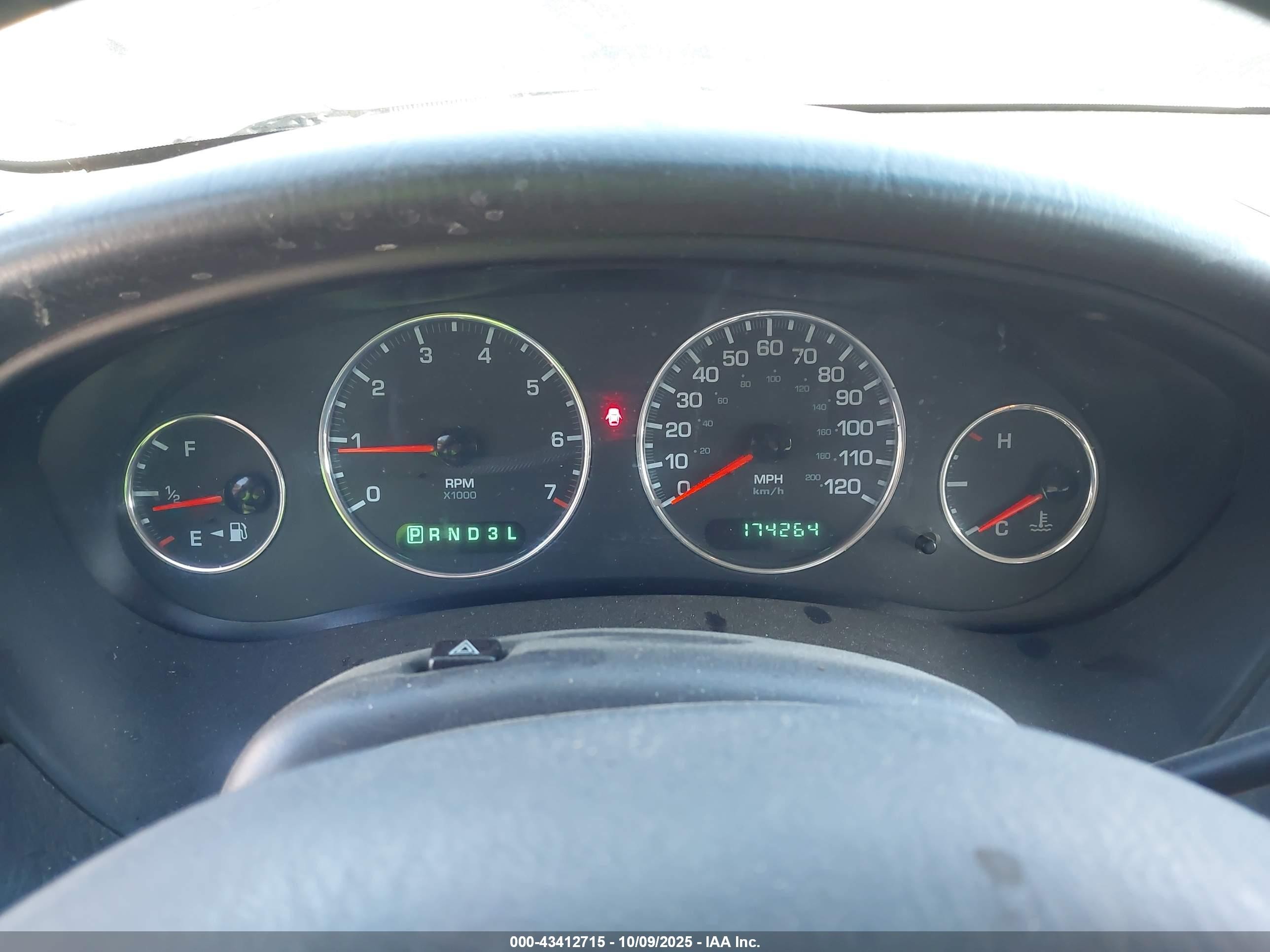 2000 Chrysler Concorde Lx Gold vin: 2C3HD46R4YH346522