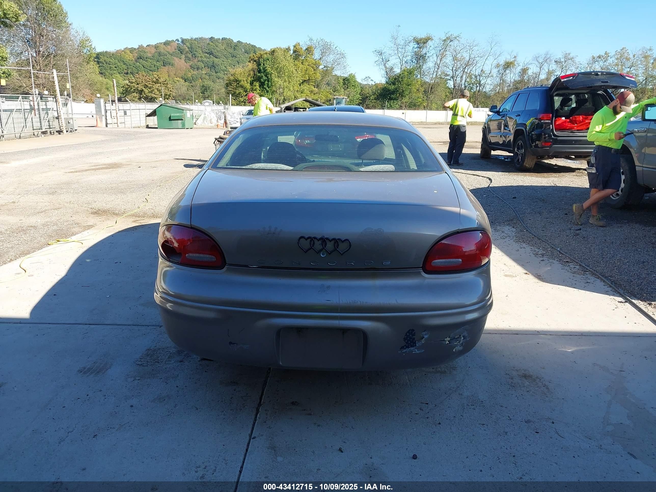 2000 Chrysler Concorde Lx Gold vin: 2C3HD46R4YH346522