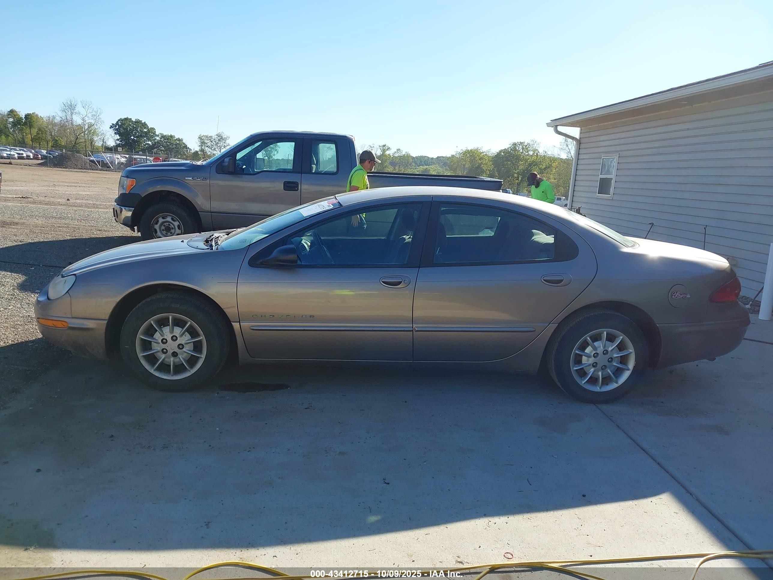 2000 Chrysler Concorde Lx Gold vin: 2C3HD46R4YH346522
