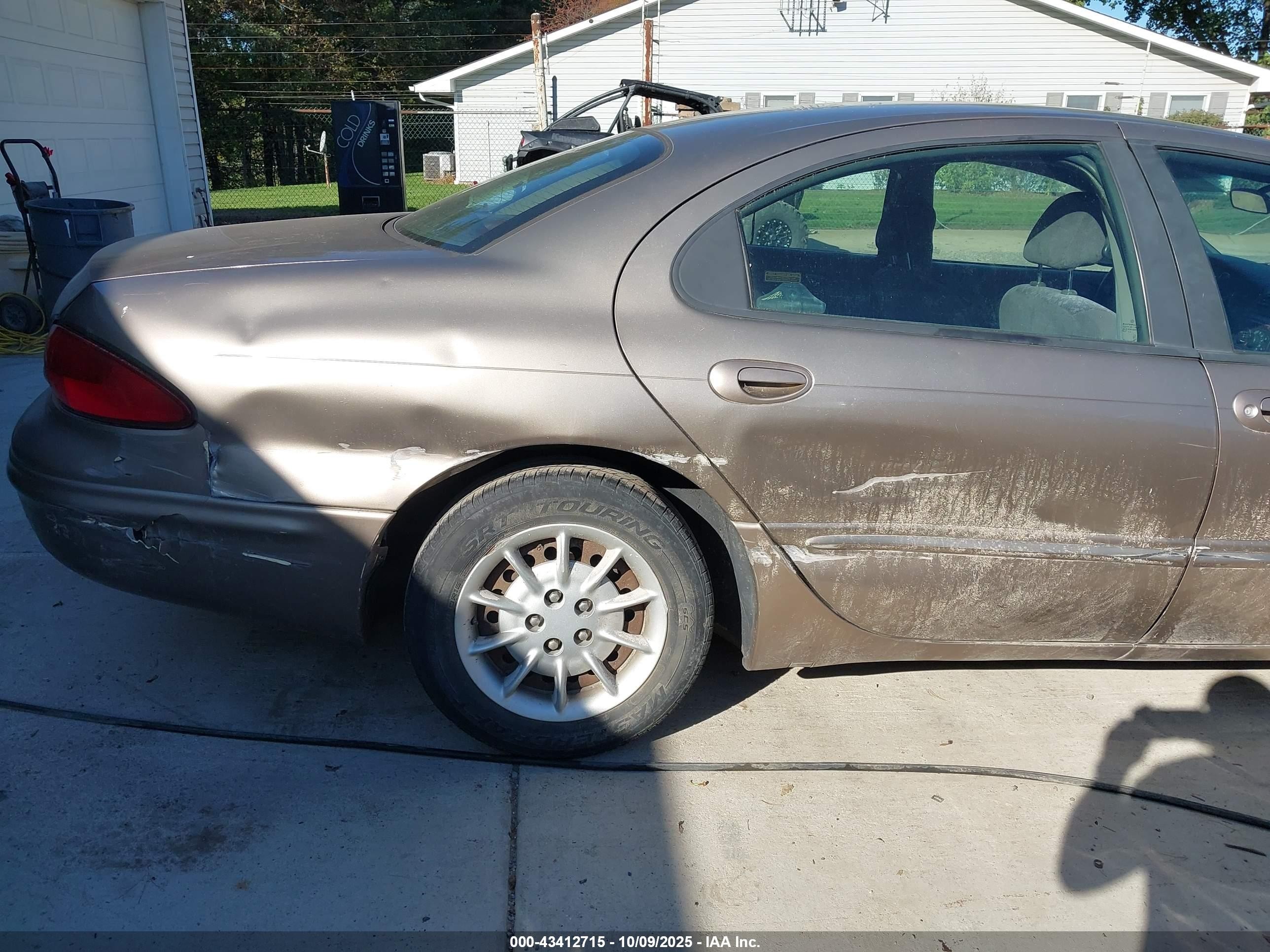 2000 Chrysler Concorde Lx Gold vin: 2C3HD46R4YH346522