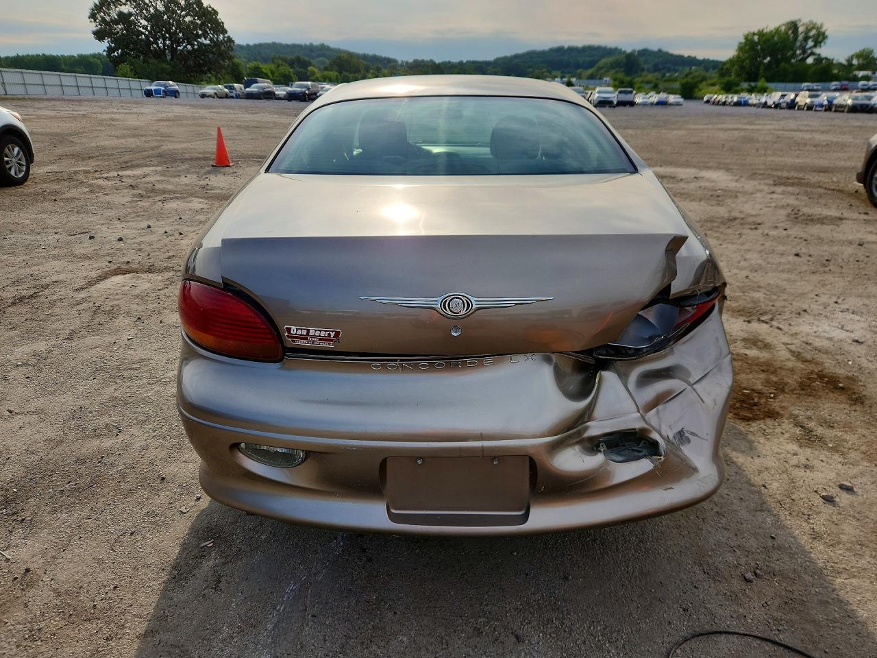 2002 Chrysler Concorde Lx Tan vin: 2C3HD46R62H181208