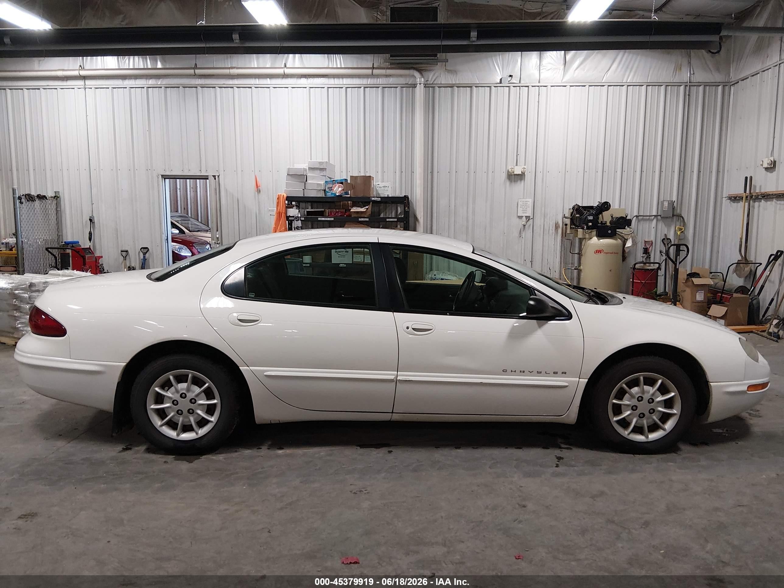 2001 Chrysler Concorde Lx White vin: 2C3HD46R81H660275