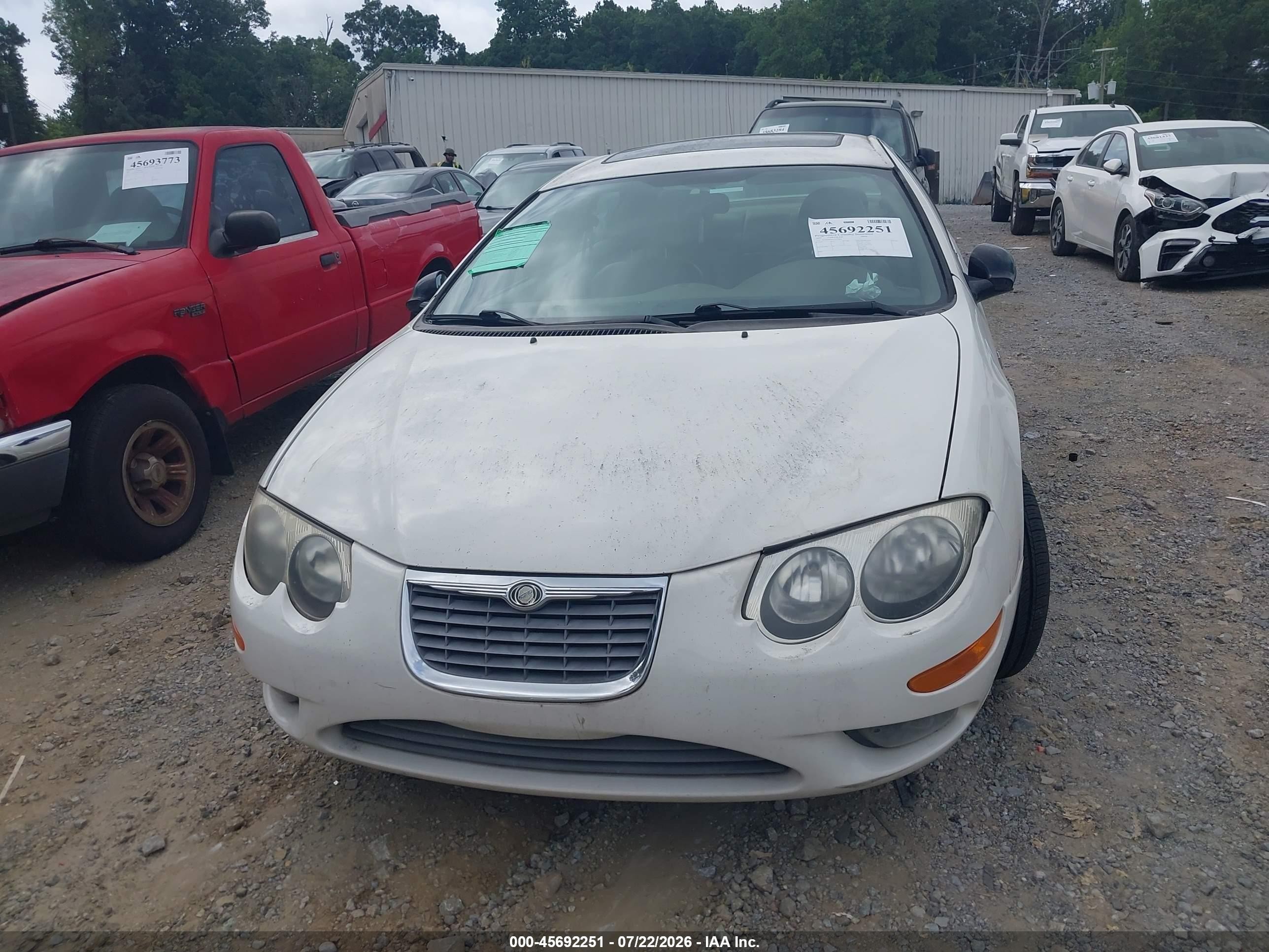 2002 Chrysler 300m   White vin: 2C3HE66G02H141004