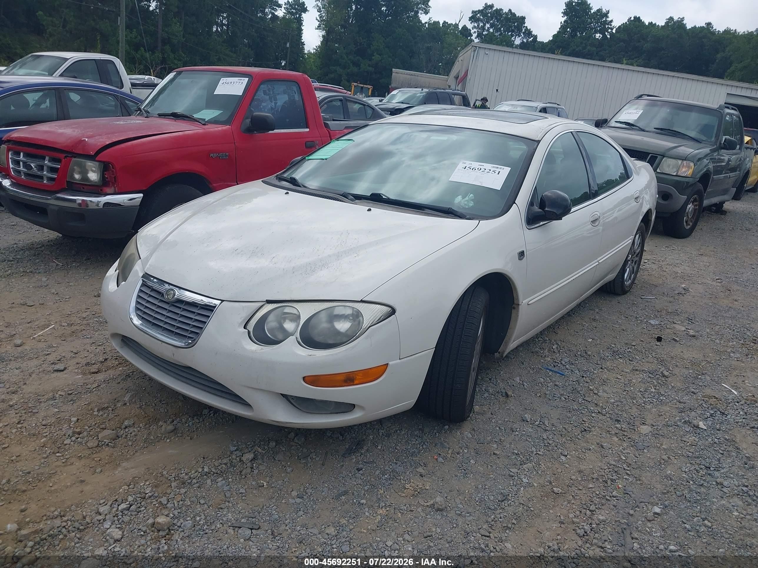 2002 Chrysler 300m   White vin: 2C3HE66G02H141004