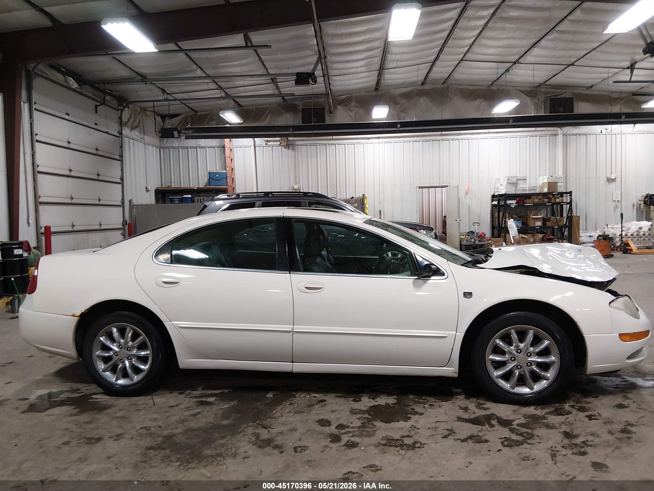 2004 Chrysler 300m   White vin: 2C3HE66G24H657481