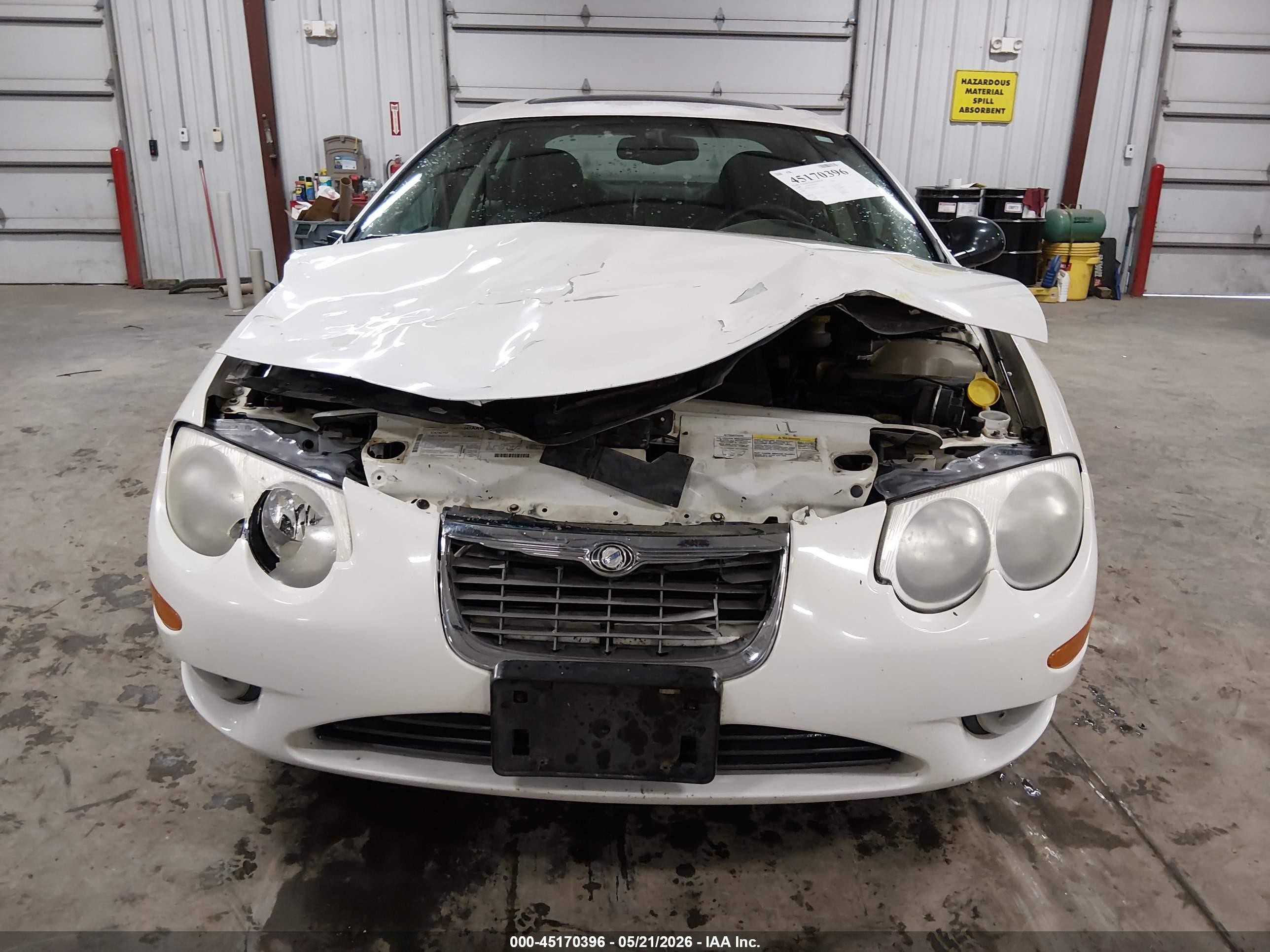 2004 Chrysler 300m   White vin: 2C3HE66G24H657481