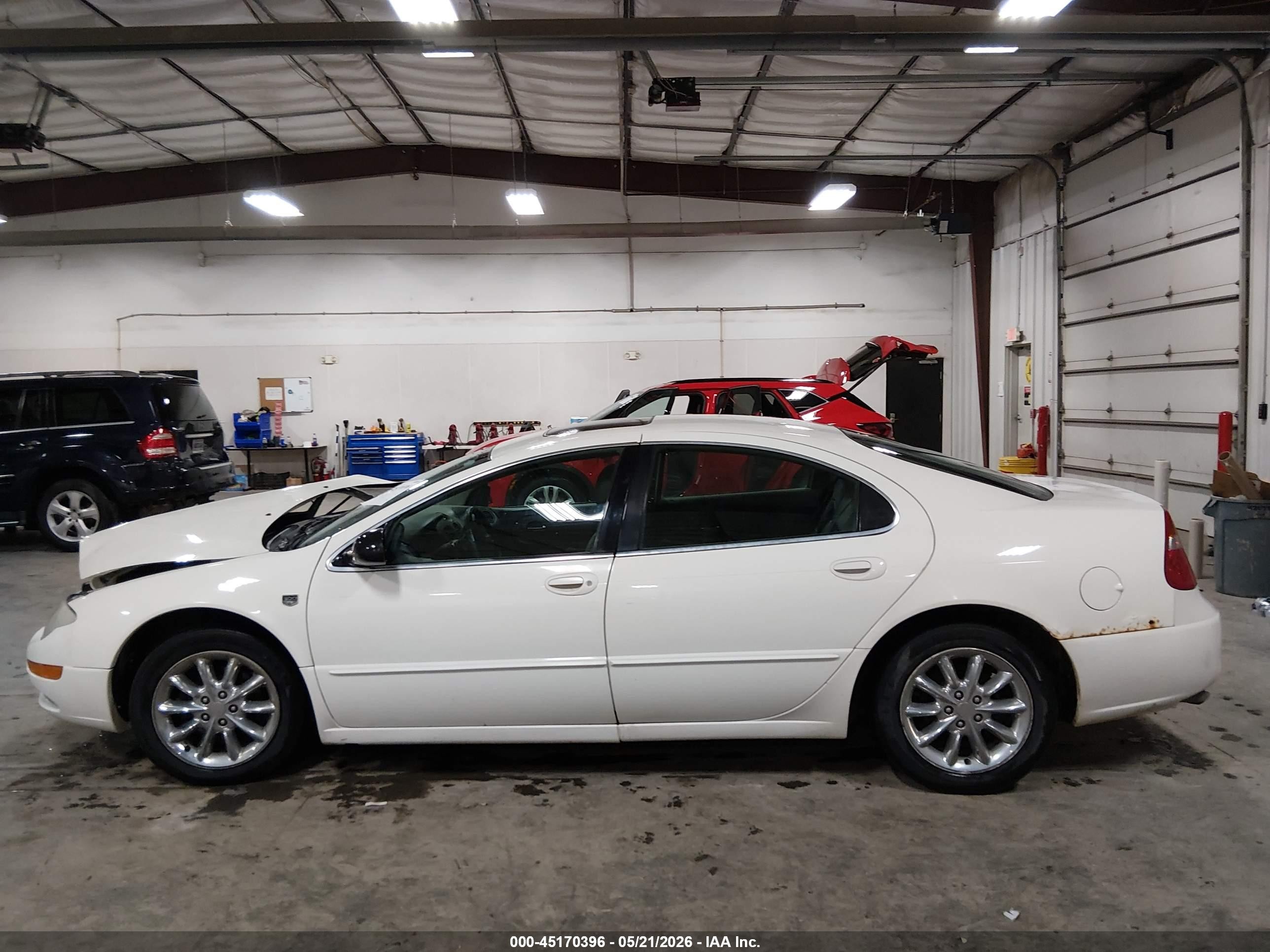 2004 Chrysler 300m   White vin: 2C3HE66G24H657481