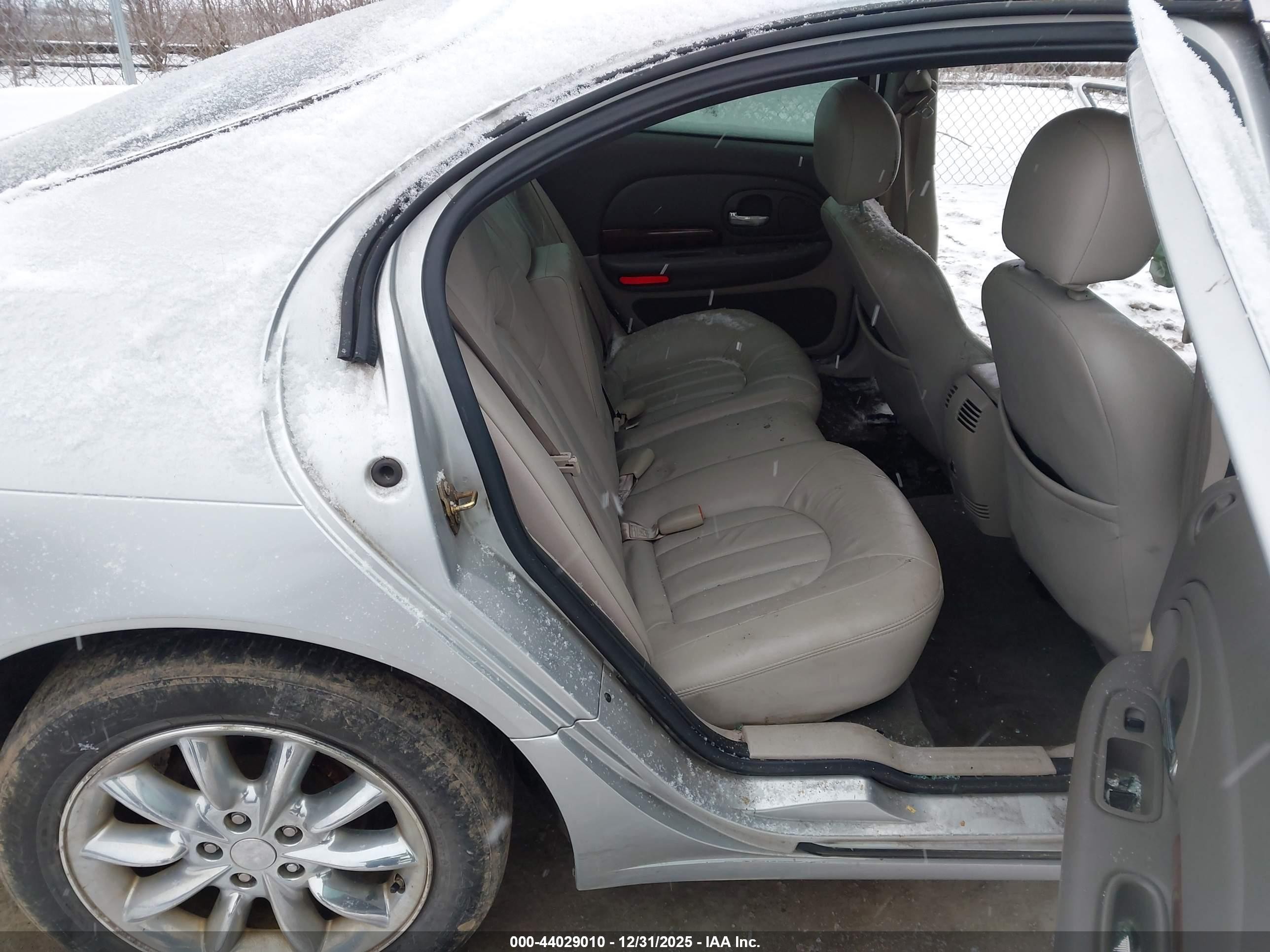 2004 Chrysler 300m   Silver vin: 2C3HE66G34H609083