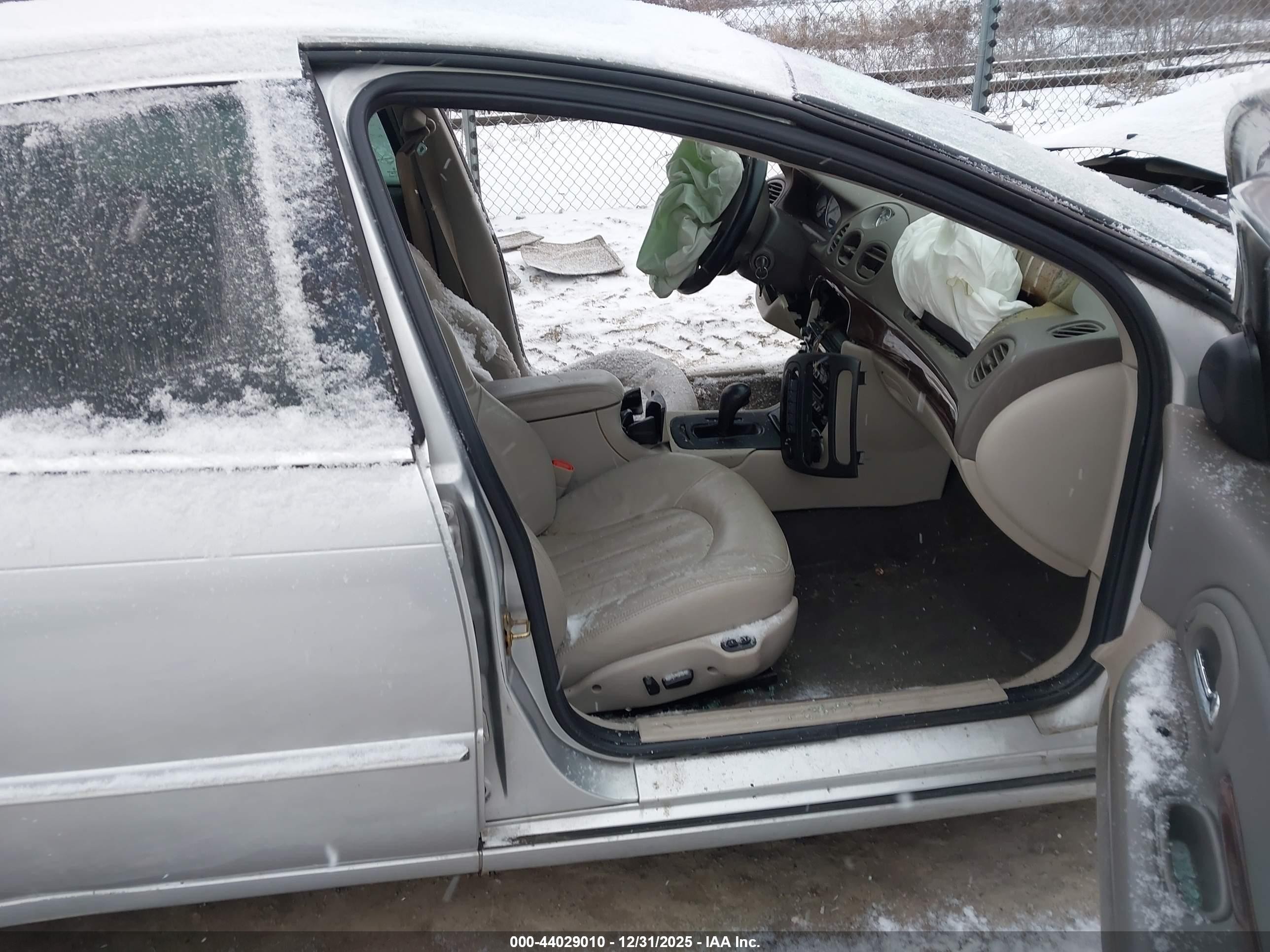 2004 Chrysler 300m   Silver vin: 2C3HE66G34H609083