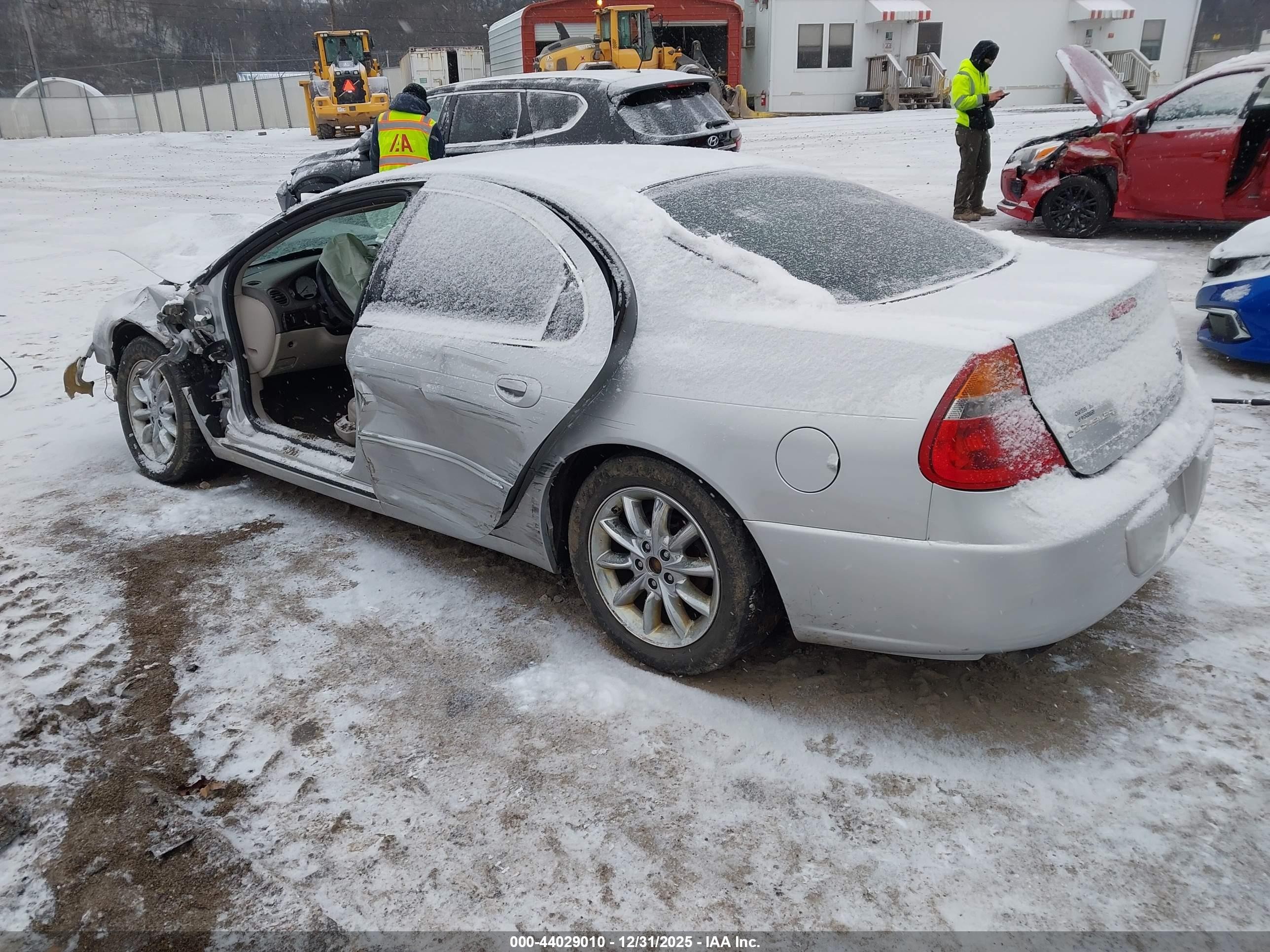 2004 Chrysler 300m   Silver vin: 2C3HE66G34H609083