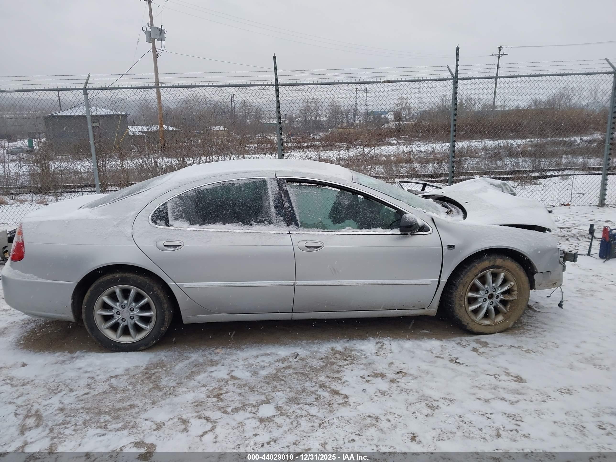 2004 Chrysler 300m   Silver vin: 2C3HE66G34H609083