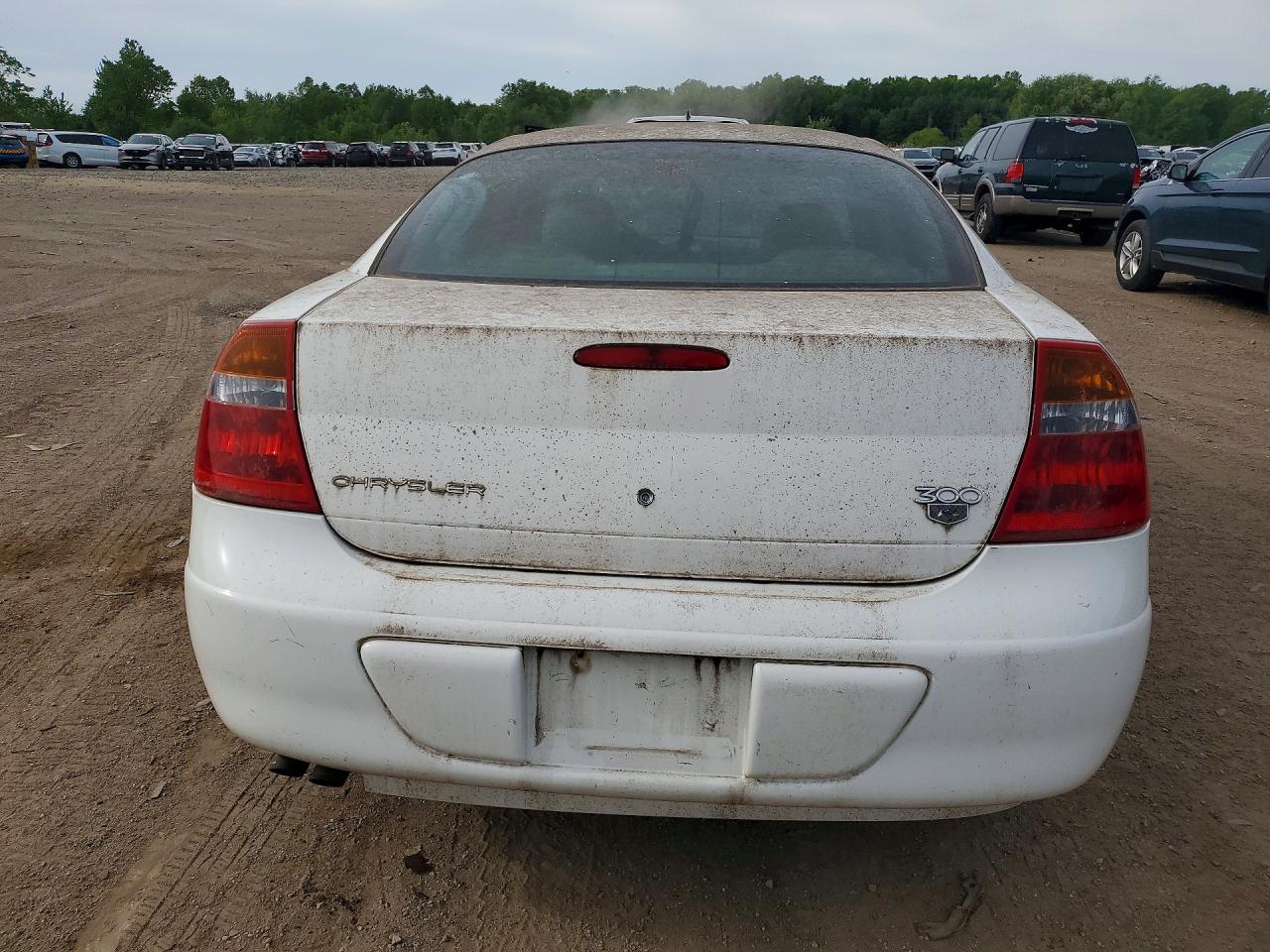 2003 Chrysler 300m White vin: 2C3HE66G43H512845